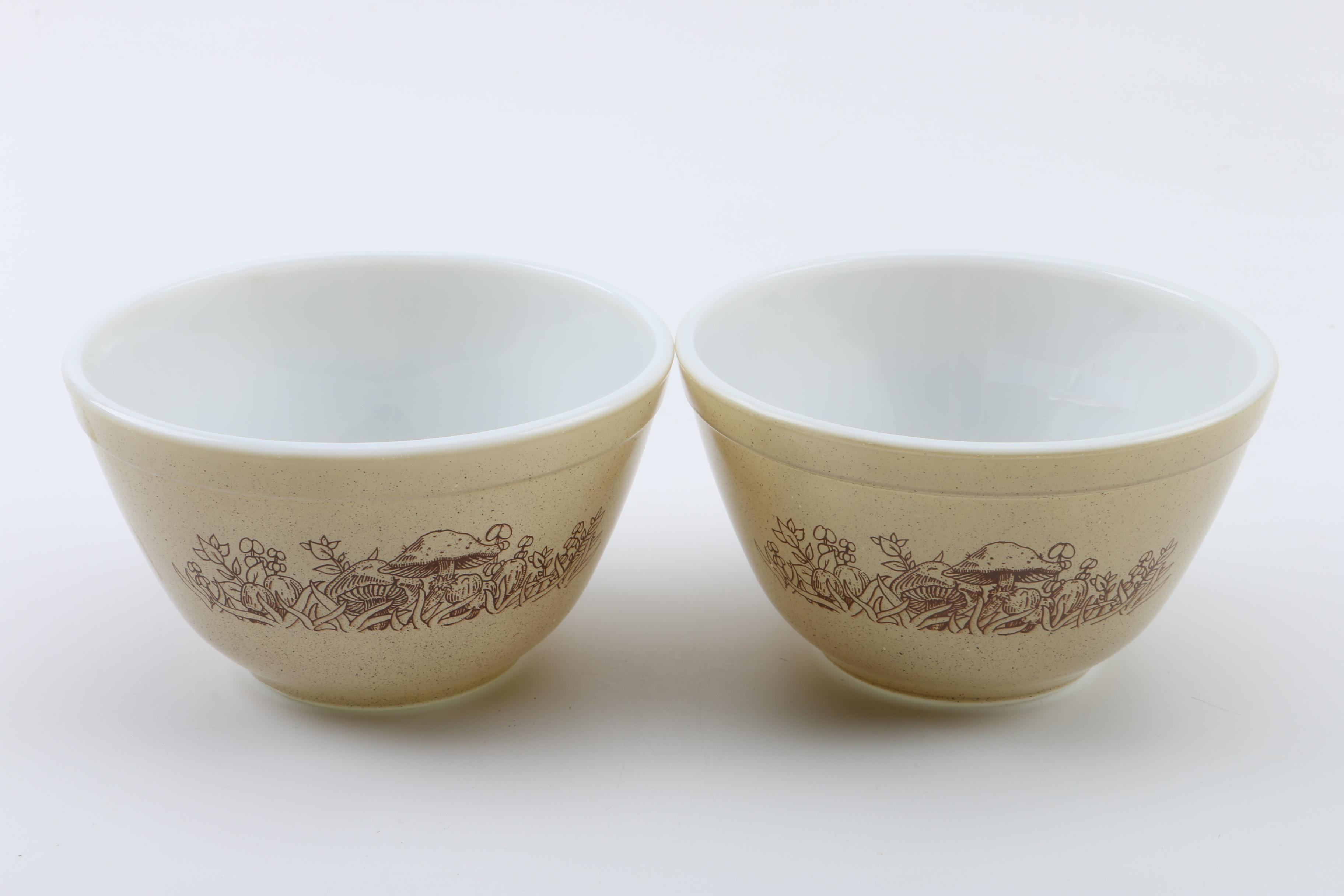 Vintage Pyrex "Forest Fancies" Bakeware Set