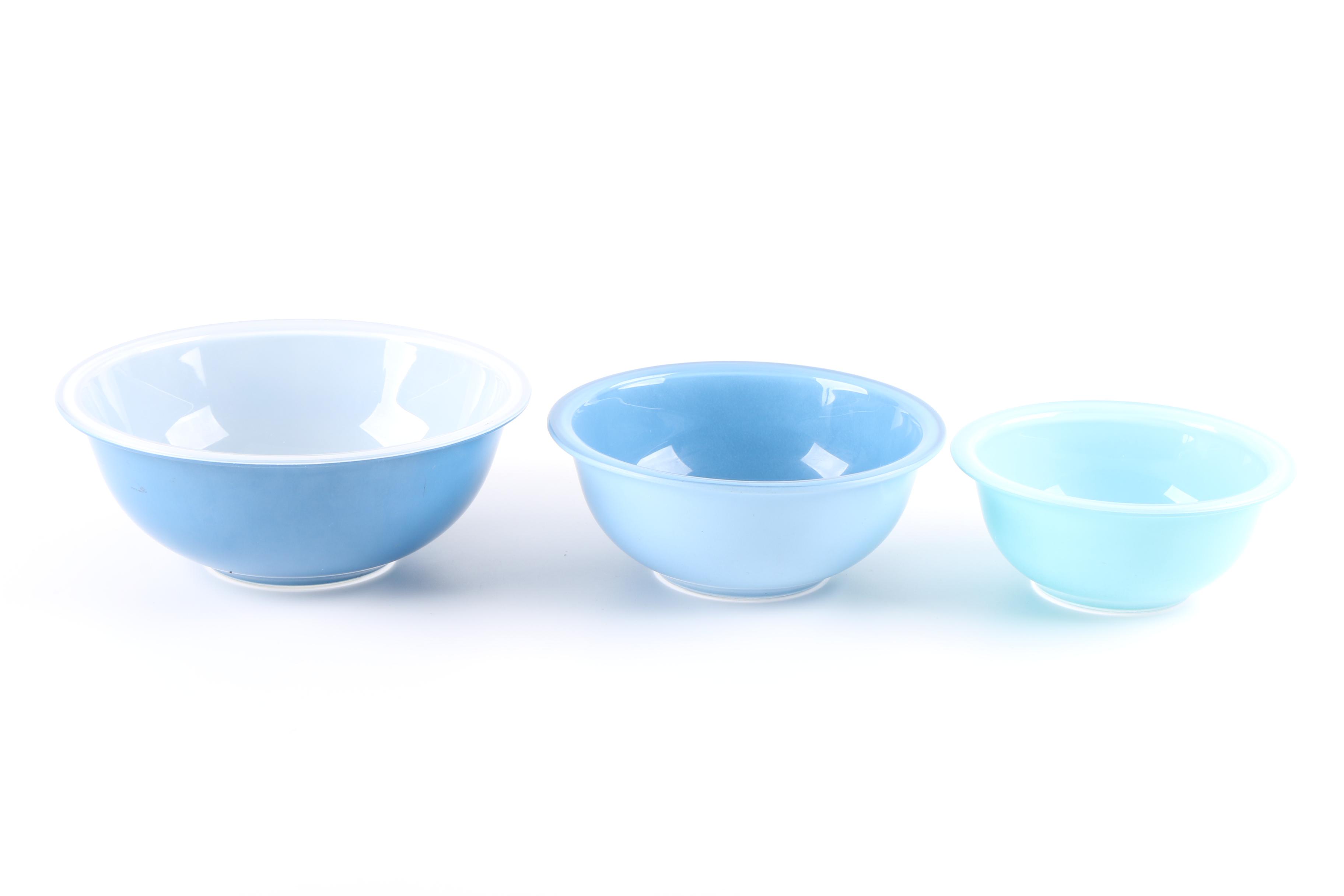 Assorted Pyrex Bakeware