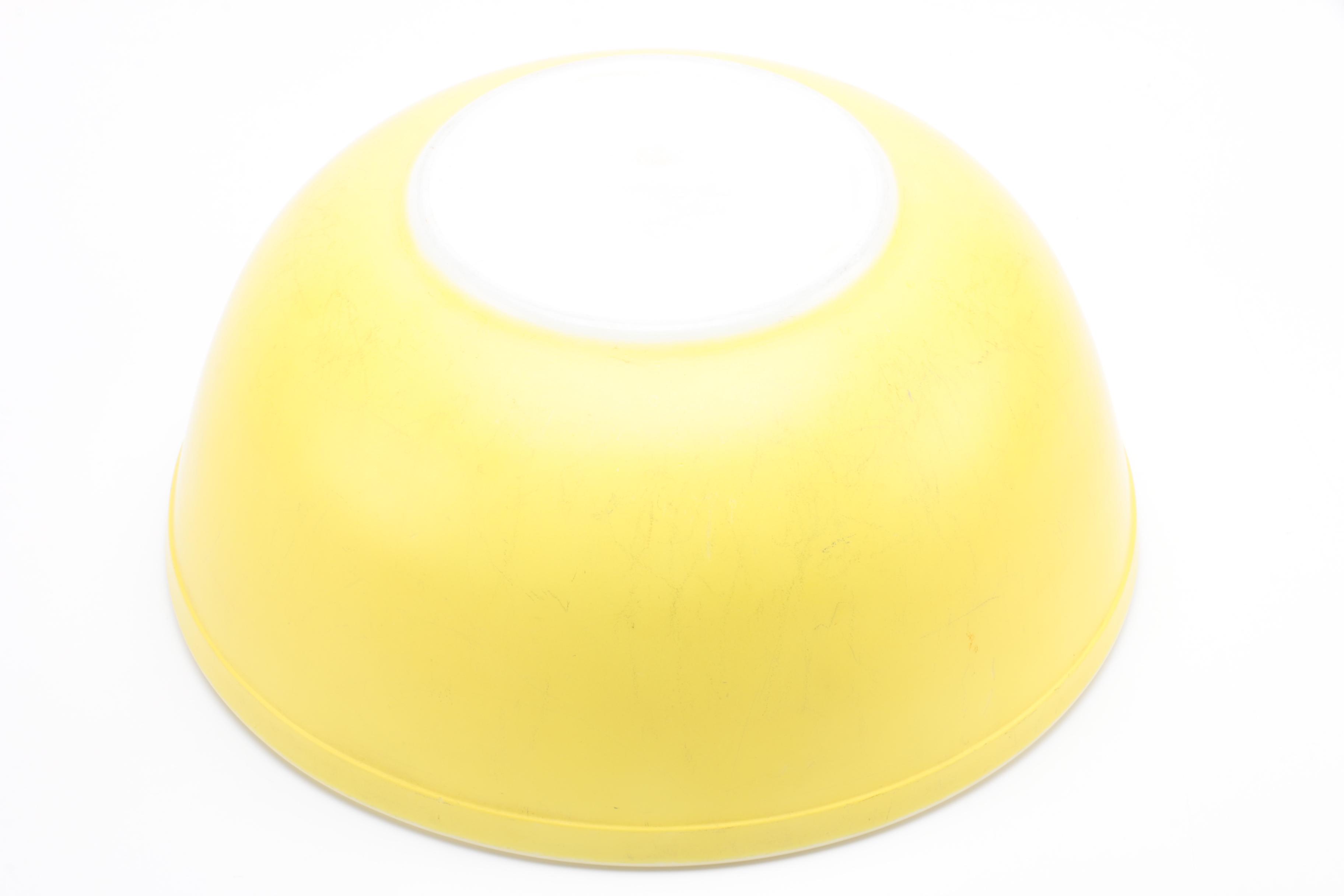 Vintage Pyrex Mixing Bowls Including "Early American" and "Friendship"