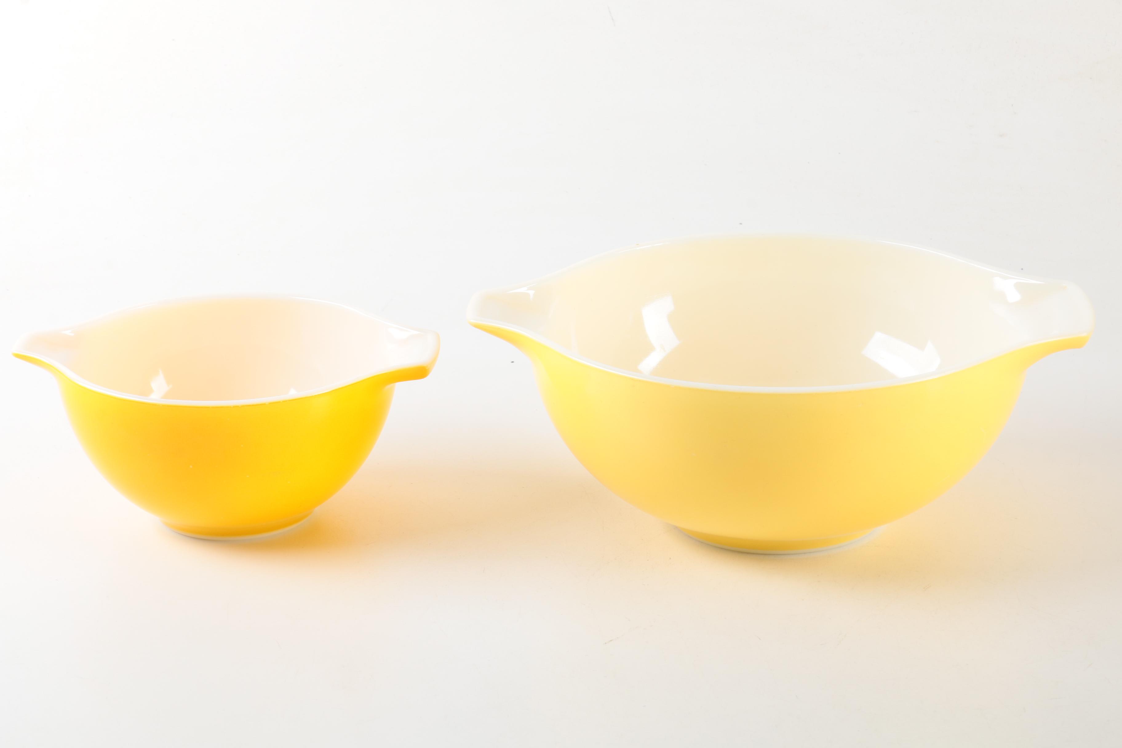 Pyrex "Primary Colors" Mixing Bowls and Refrigerator Dishes 1945-49