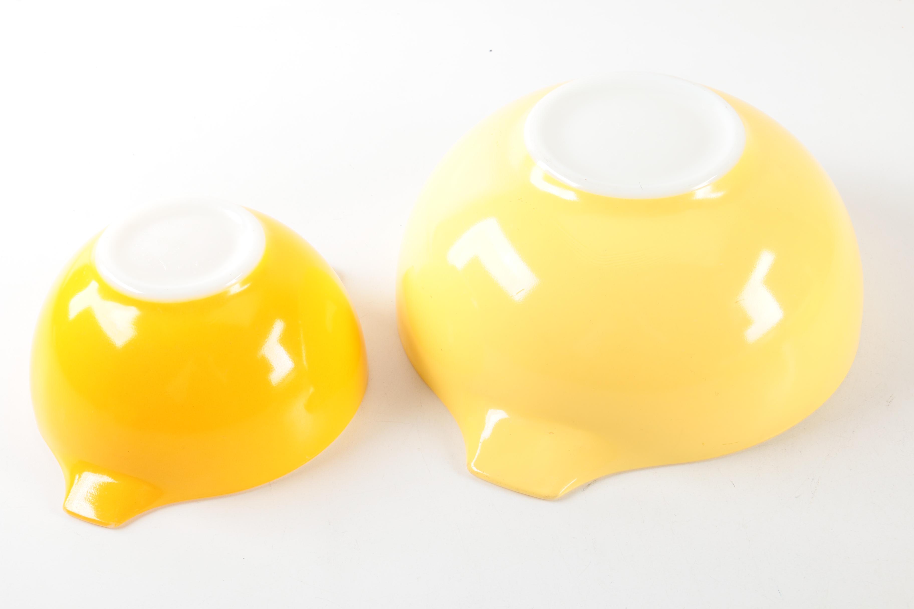 Pyrex "Primary Colors" Mixing Bowls and Refrigerator Dishes 1945-49