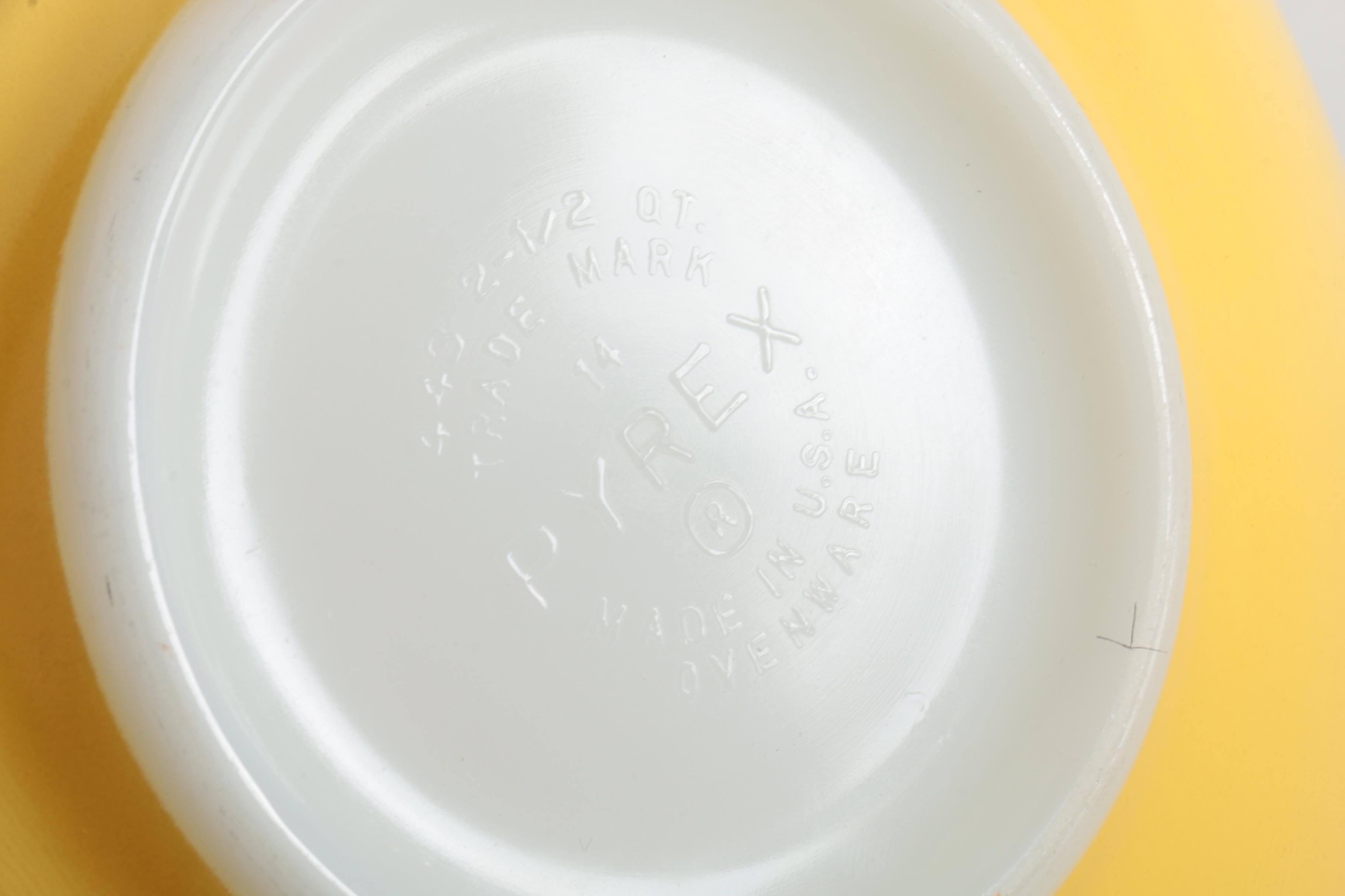 Pyrex "Primary Colors" Mixing Bowls and Refrigerator Dishes 1945-49