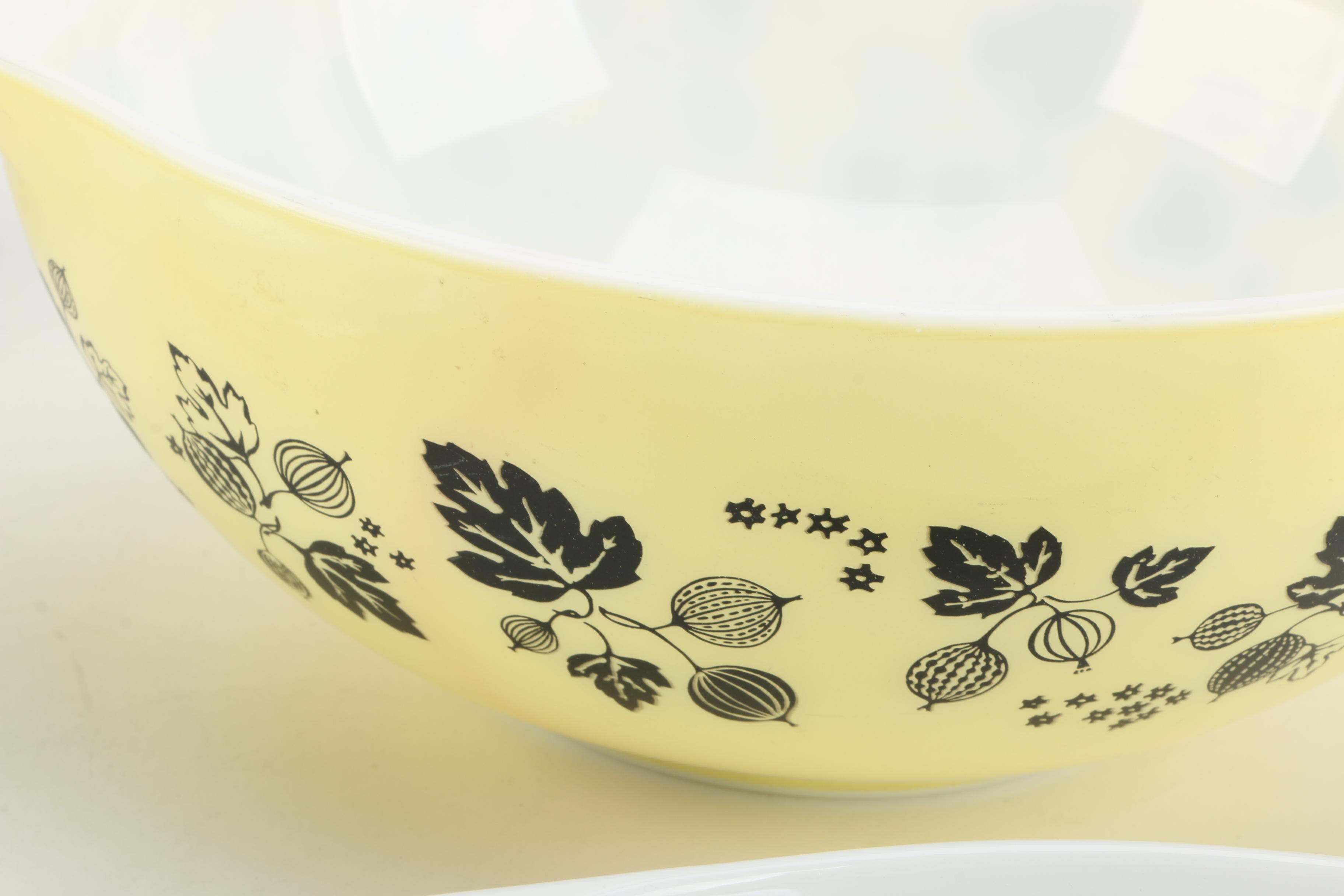 Pyrex "Gooseberry" Mixing Bowls and Bakeware Including "Barbed Wire" 1958