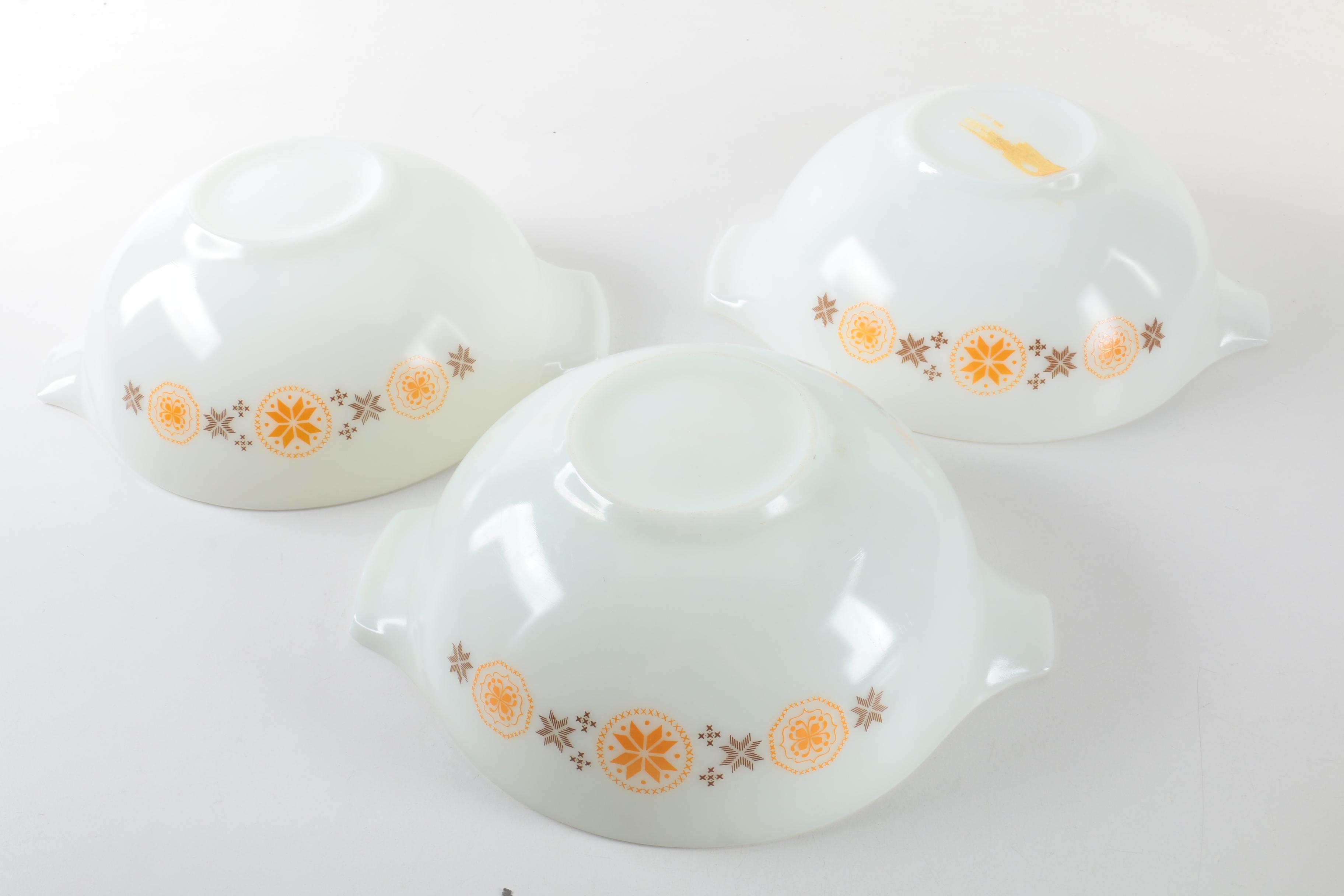 Pyrex "Town and Country" Mixing Bowls and Baking Dishes 1963-67