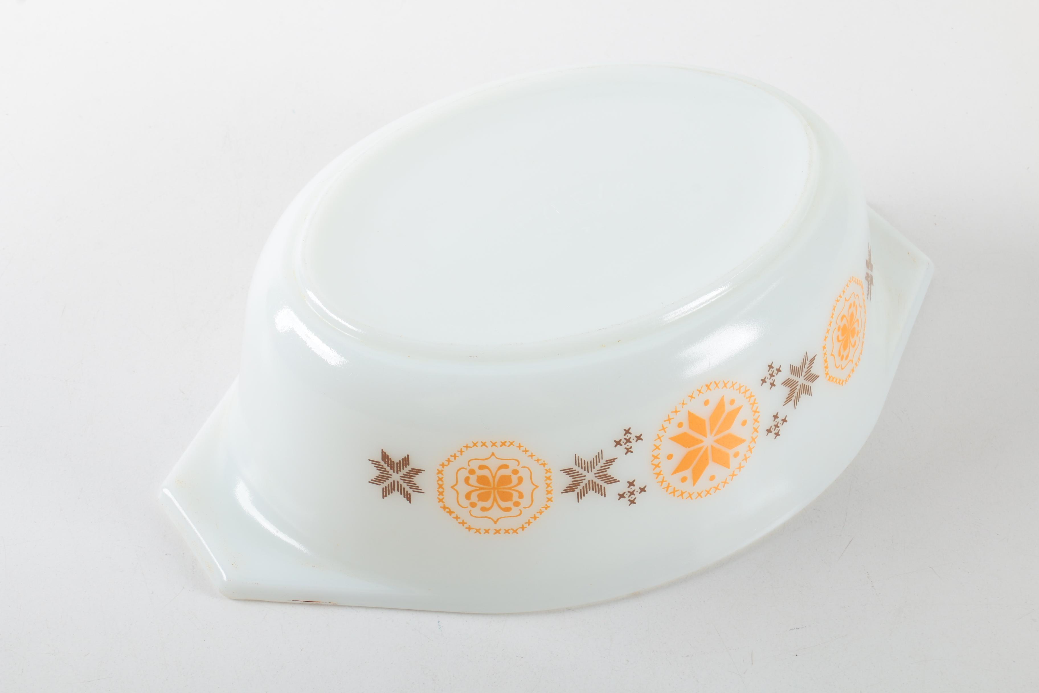 Pyrex "Town and Country" Mixing Bowls and Baking Dishes 1963-67