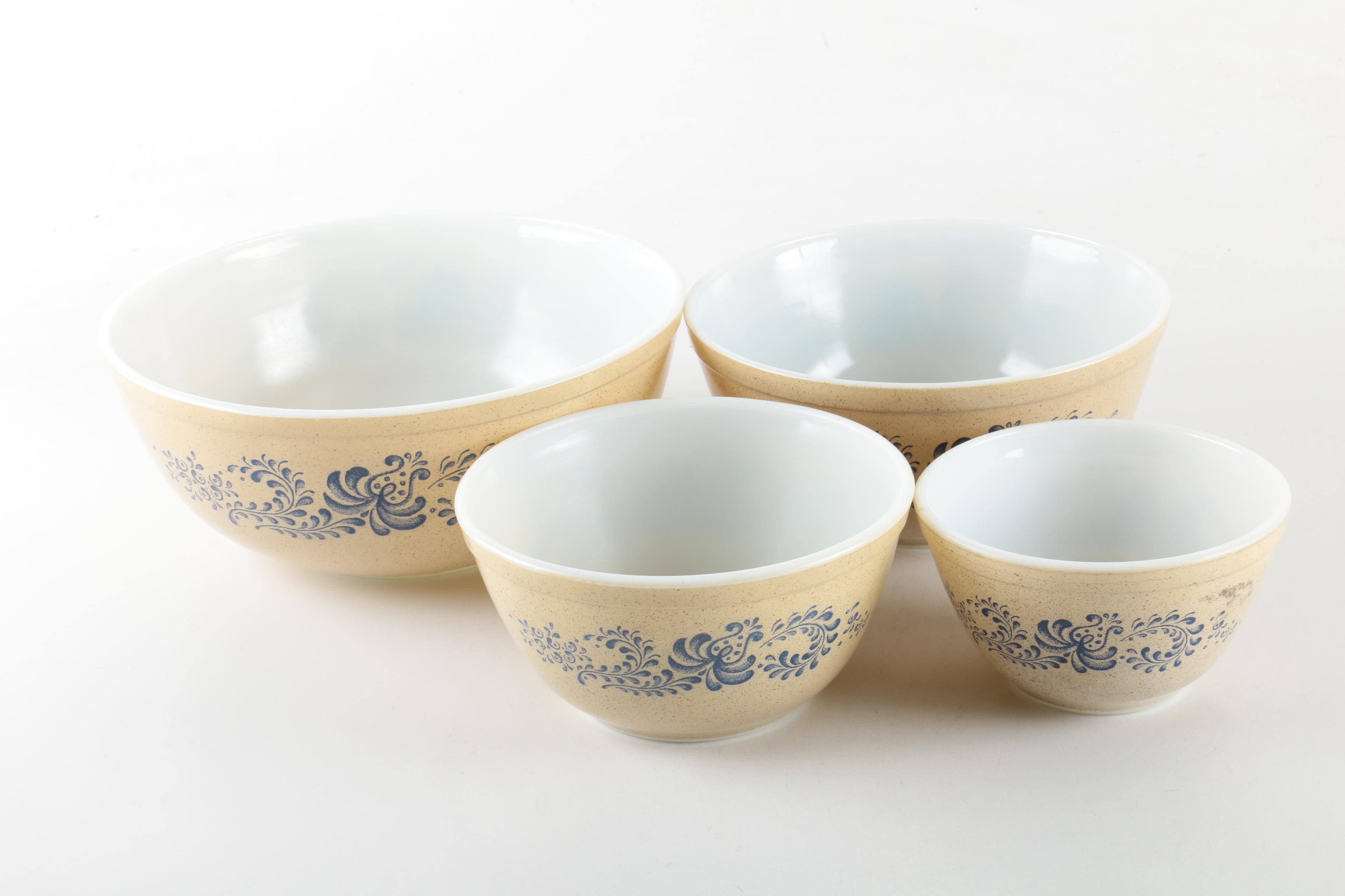 Vintage Pyrex "Homestead" Baking Dish and Mixing Bowls 1976-80