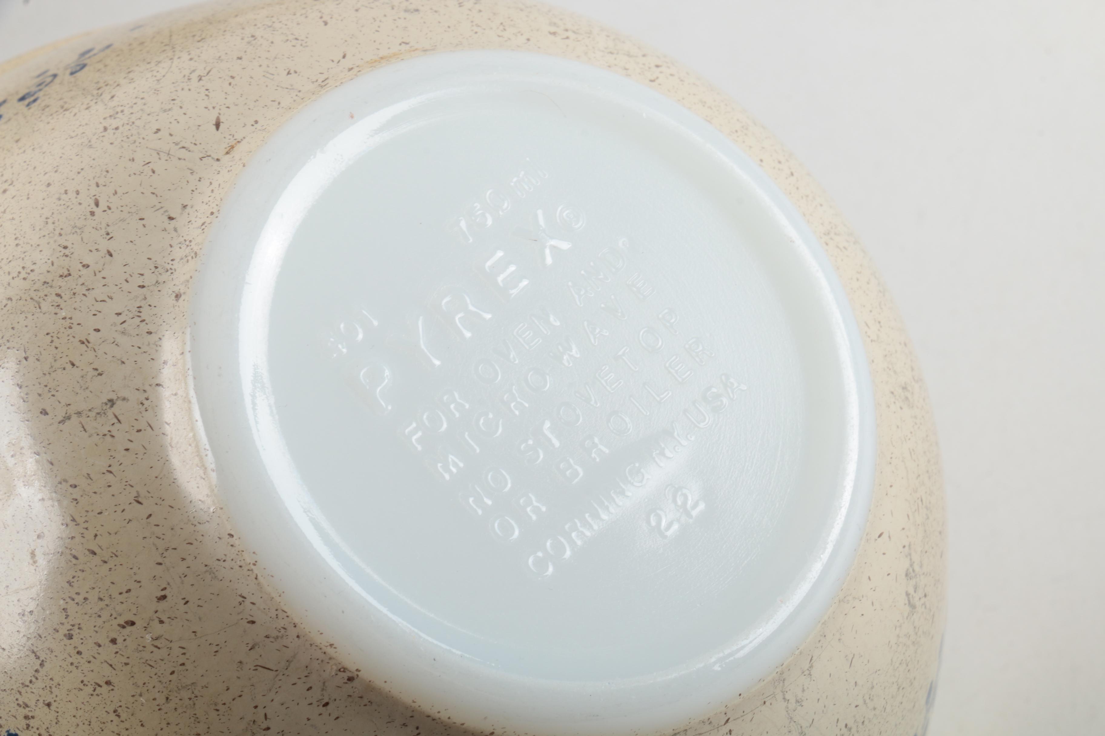 Vintage Pyrex "Homestead" Baking Dish and Mixing Bowls 1976-80