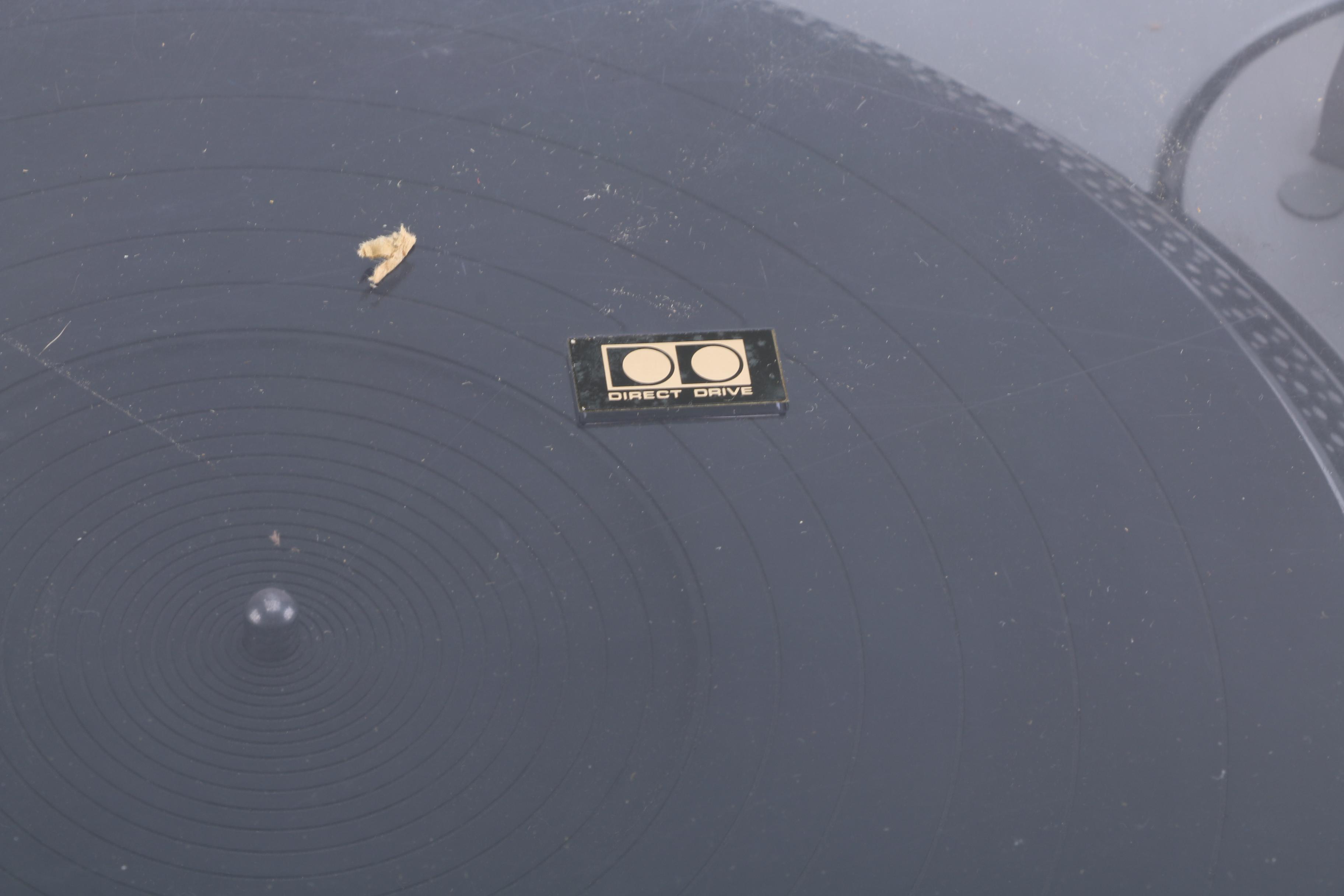 Technics SL-1700 Turntable