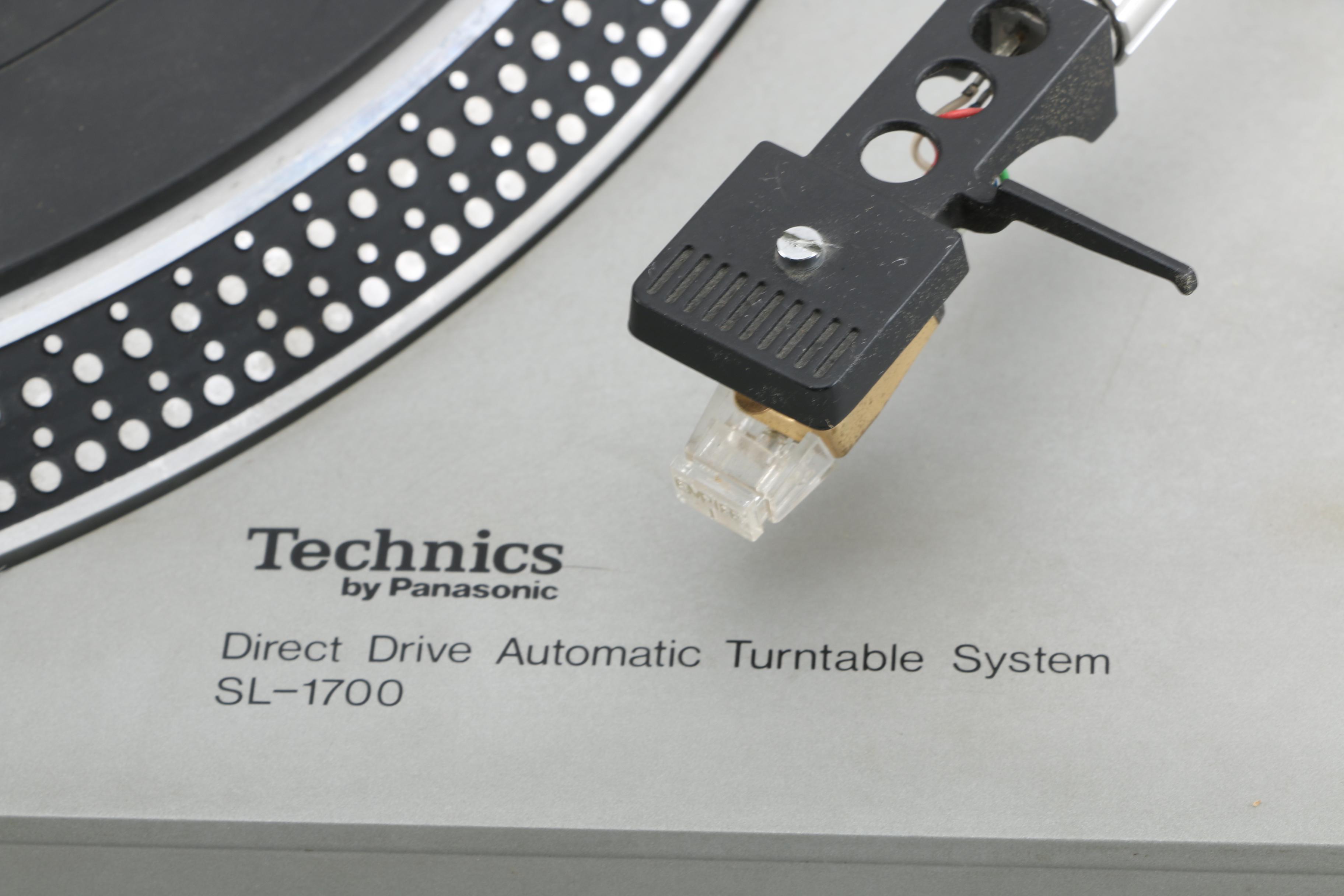 Technics SL-1700 Turntable