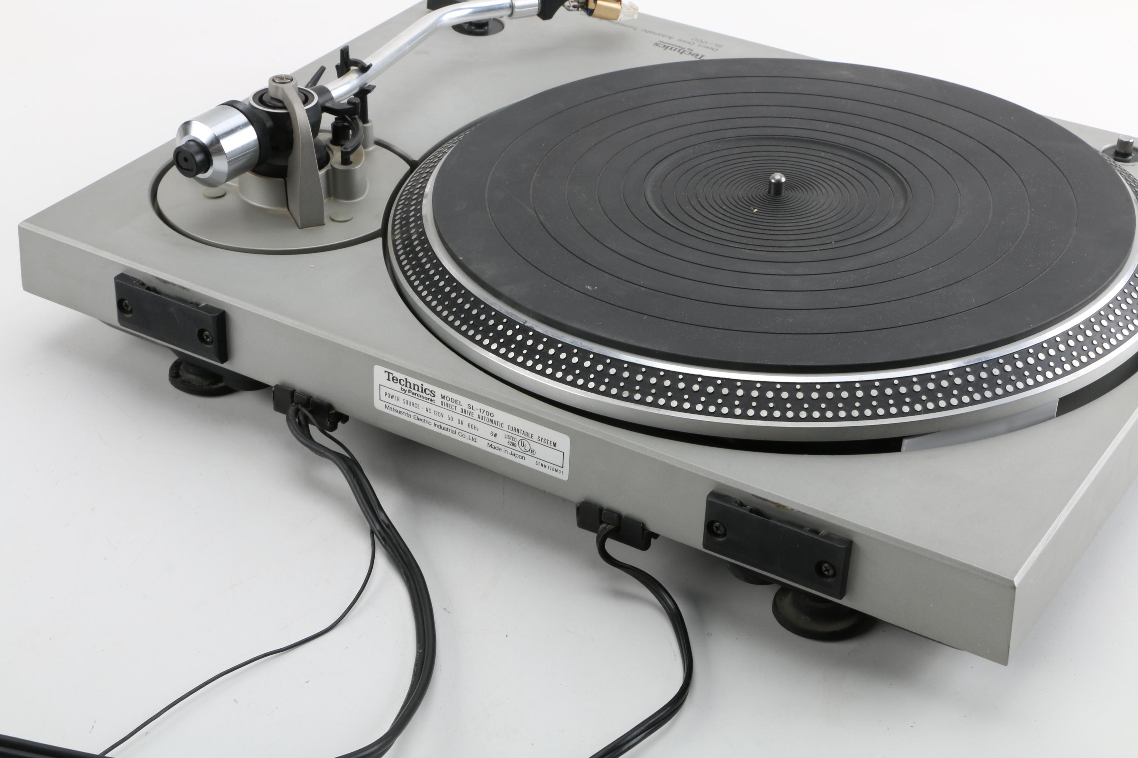 Technics SL-1700 Turntable