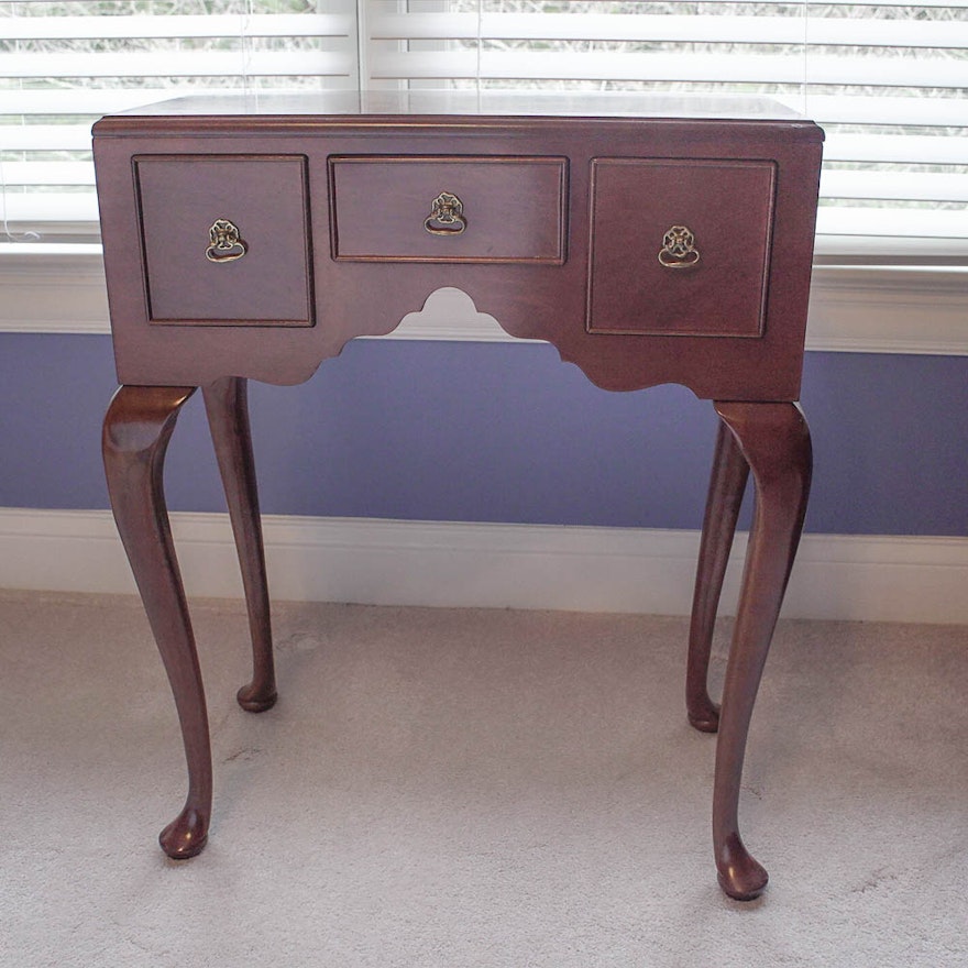 Queen Anne Style Accent Table