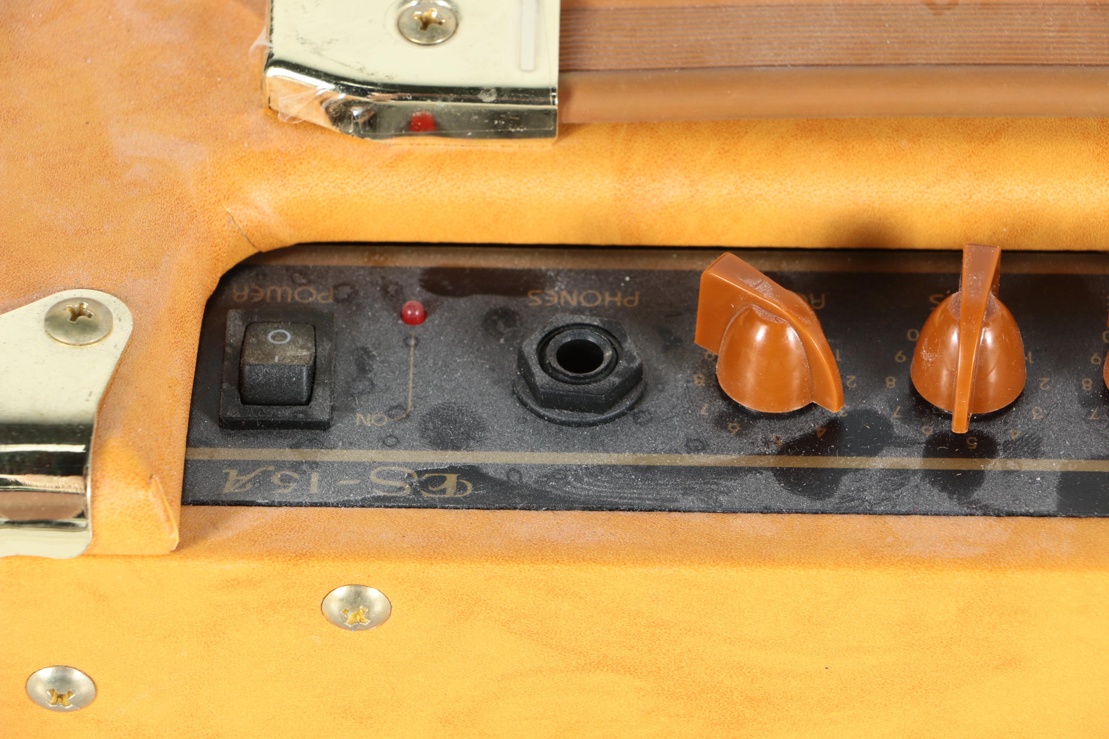 Esteban Granada G-100 Acoustic/Electric Classical Guitar and ES-15A Amp