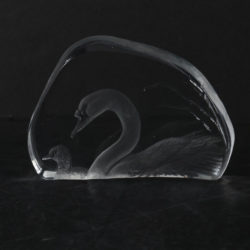 Mats Jonasson Etched Crystal Swan Paperweight