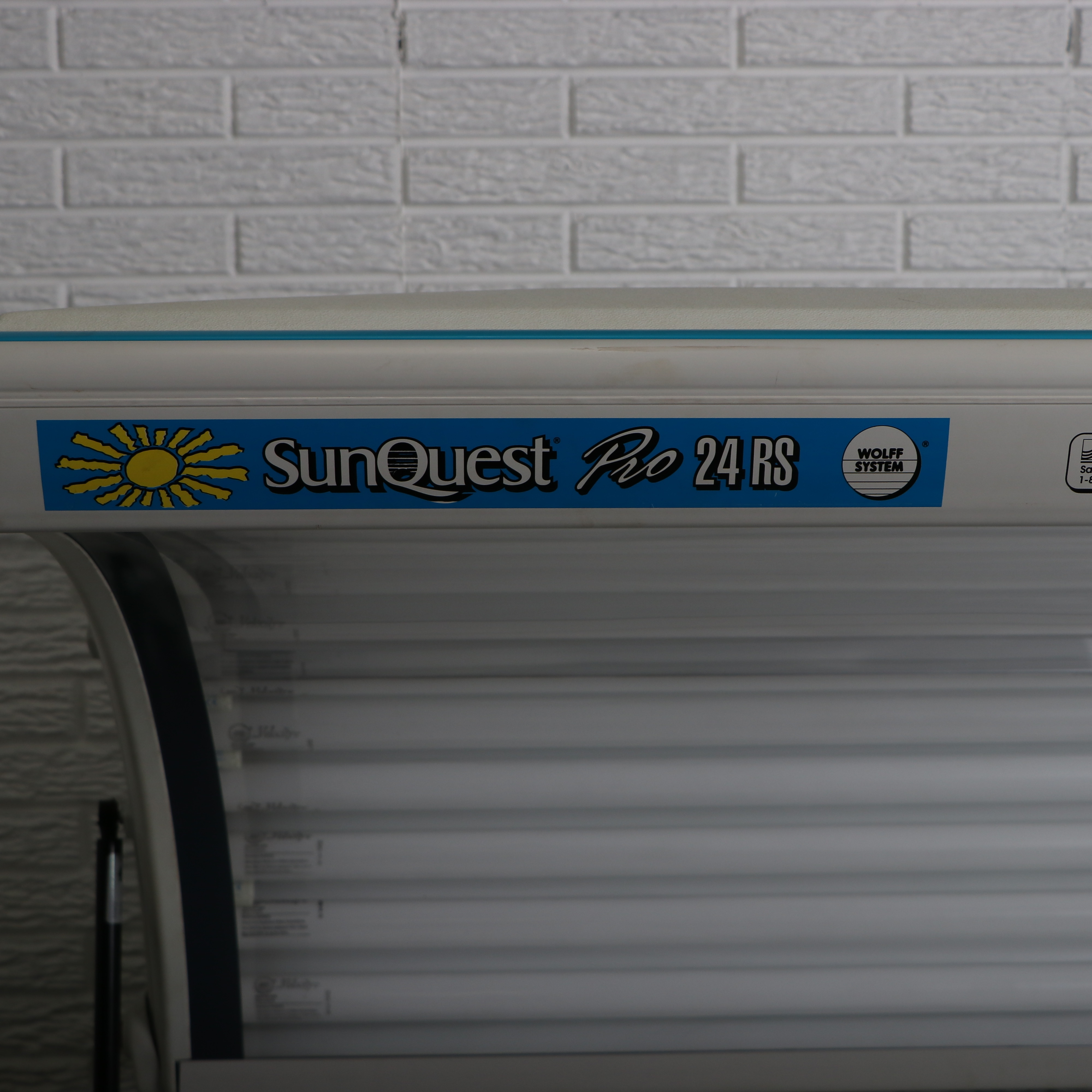 SunQuest Pro 24RS Tanning Bed by Wolff System
