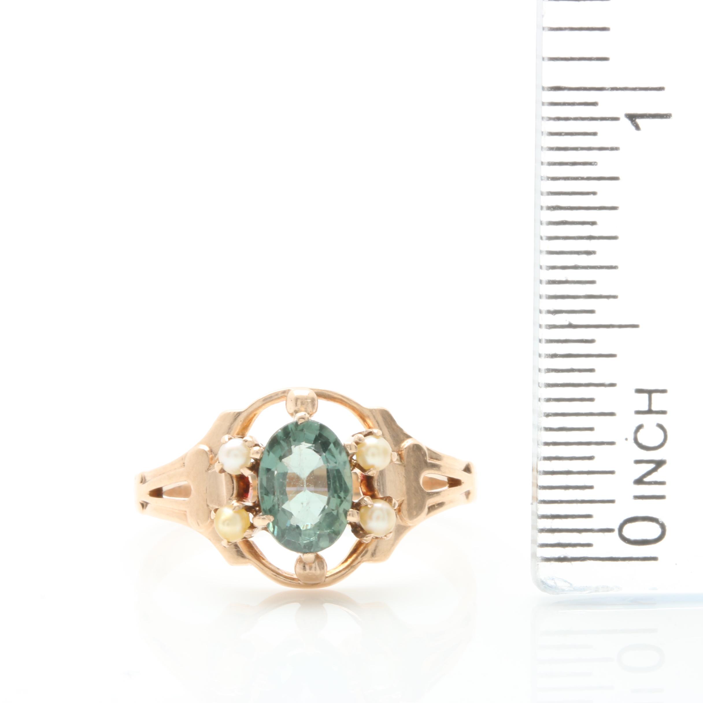 Vintage 10K Yellow Gold Green Sapphire and Seed Pearl Ring