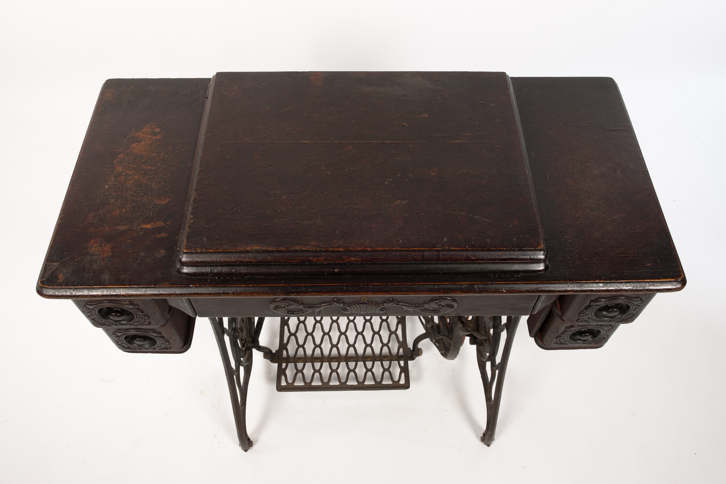 1919 Singer Treadle Sewing Machine