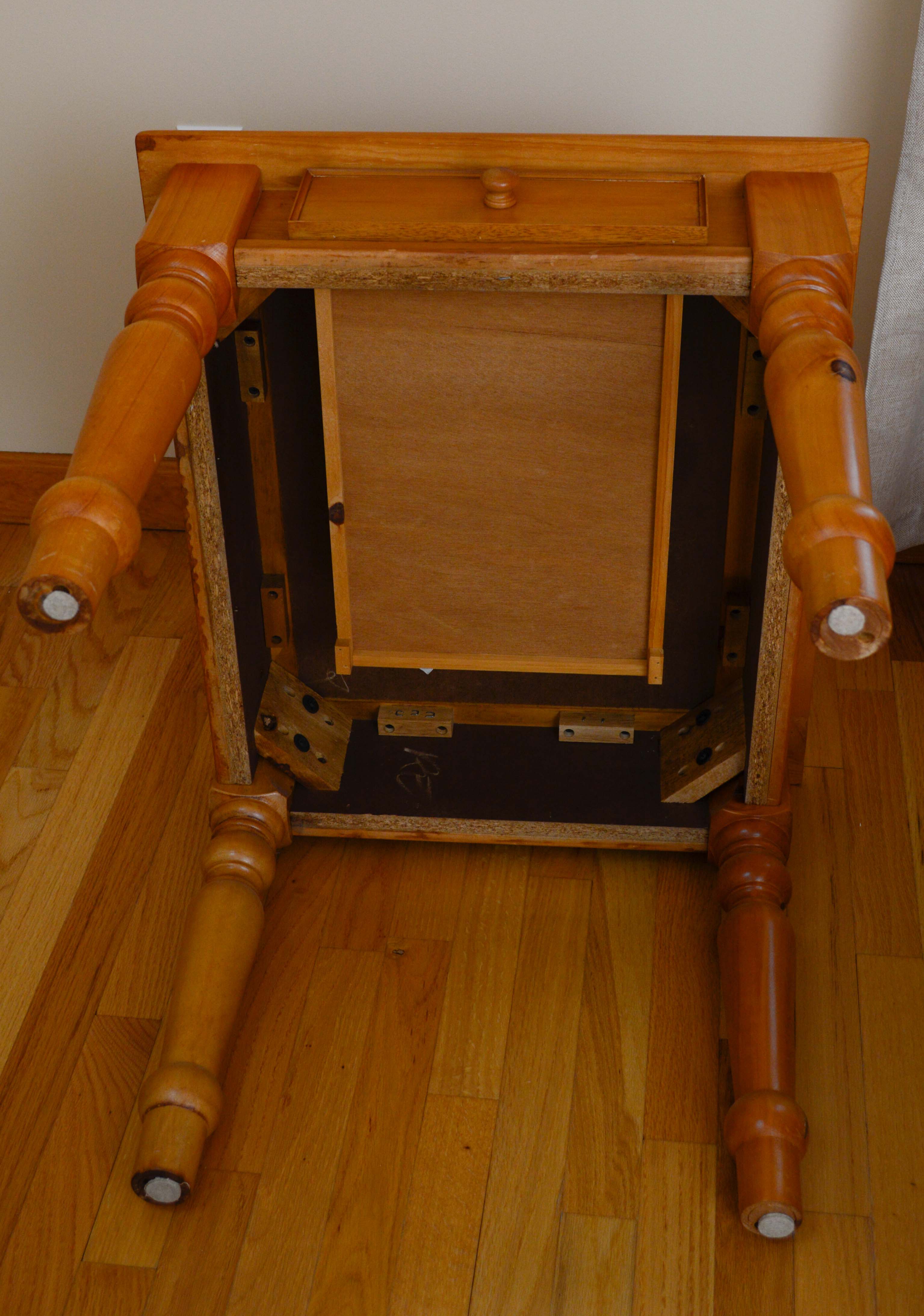 Colonial Style Pine End Table and Coffee Table