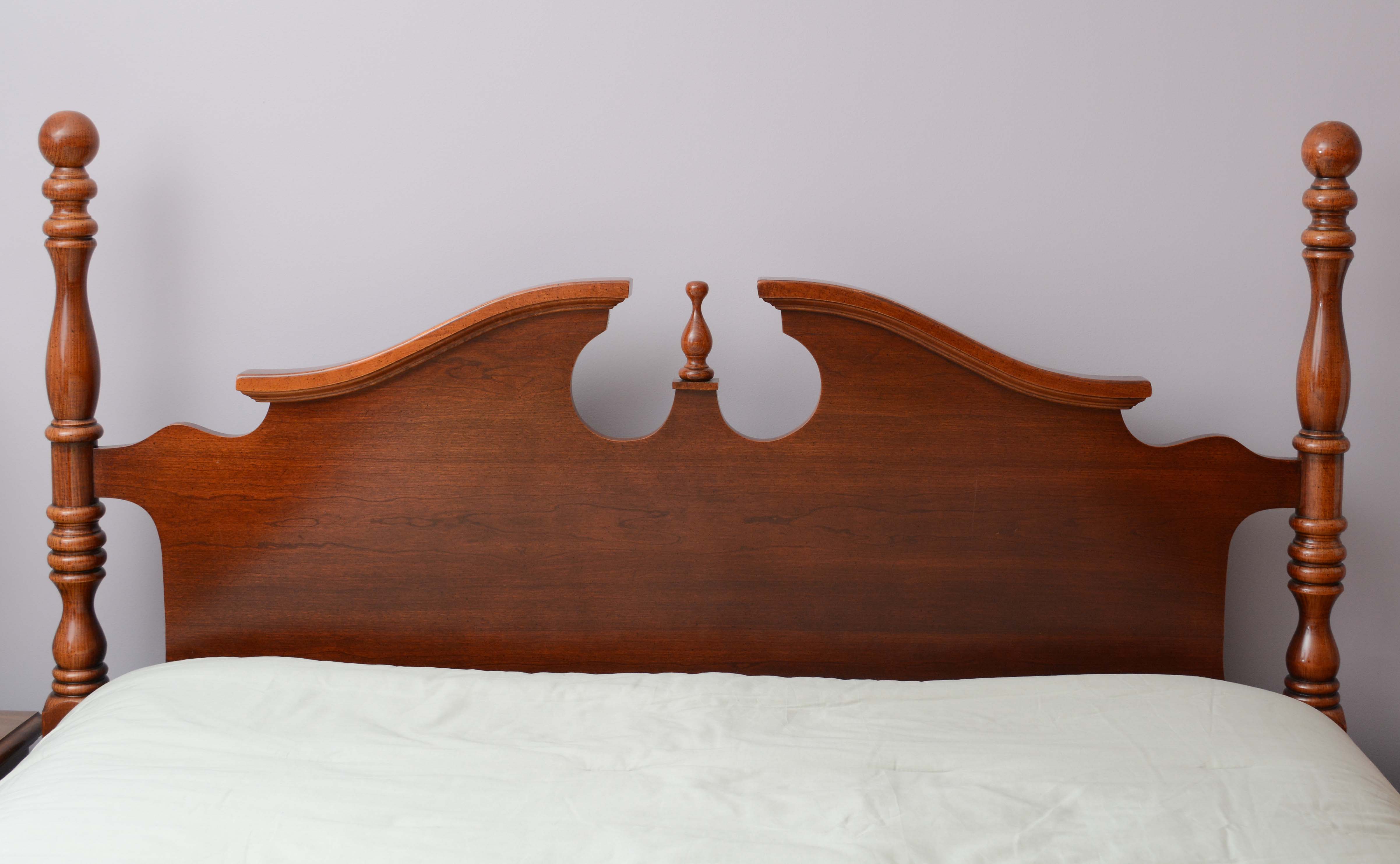 Vintage Colonial Style Queen Size Bed Frame