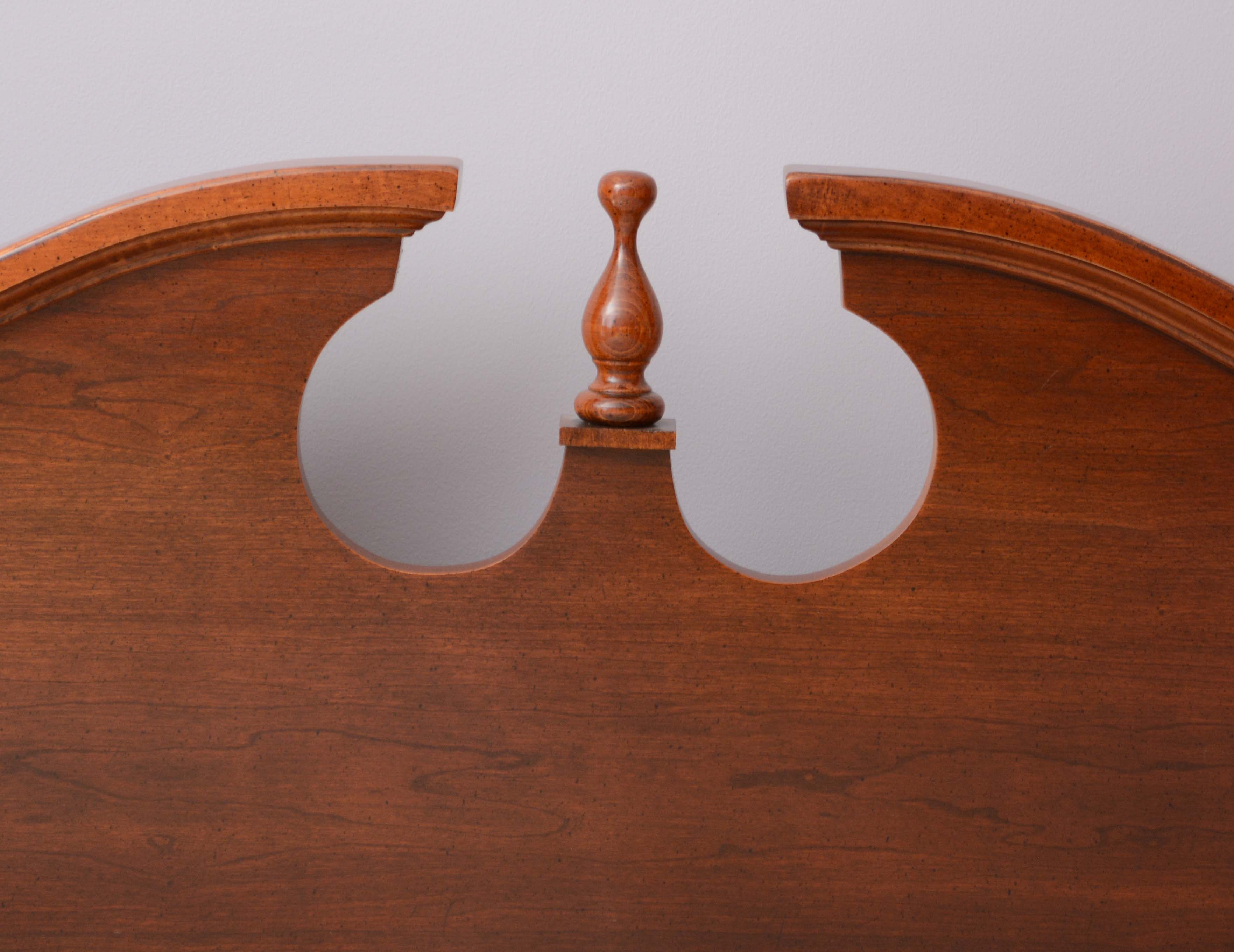 Vintage Colonial Style Queen Size Bed Frame