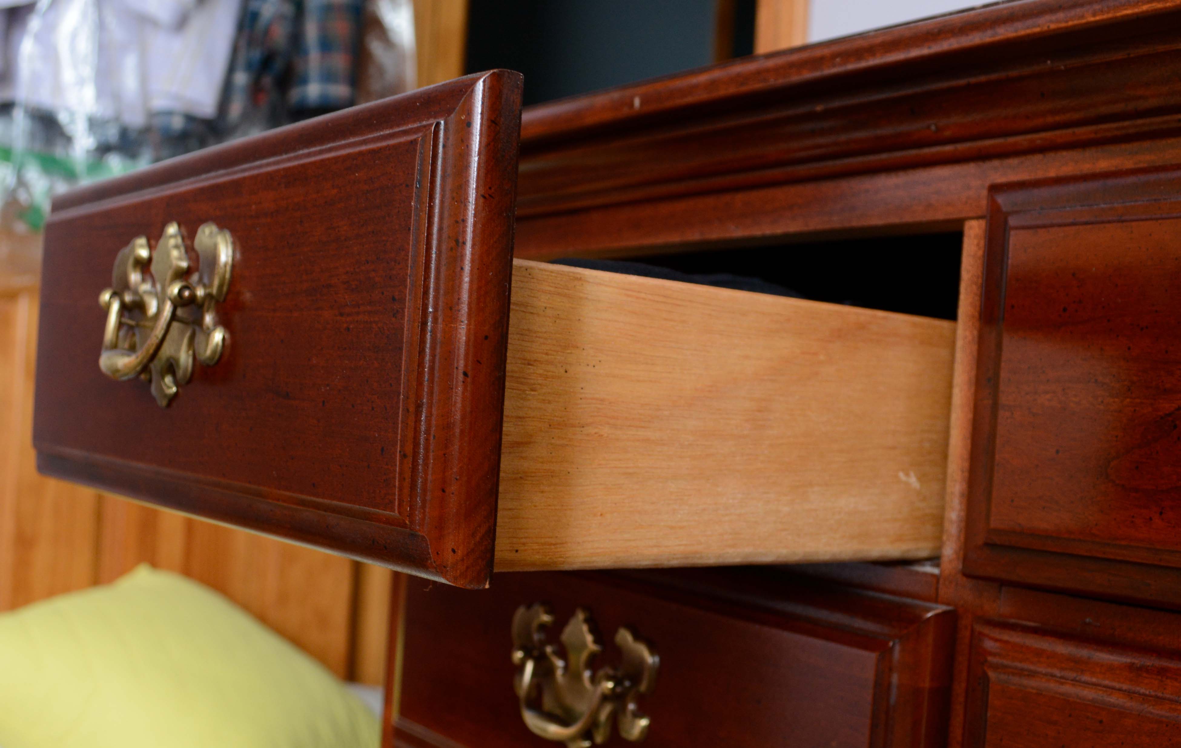 Chippendale Style Chest of Drawers with Mirror