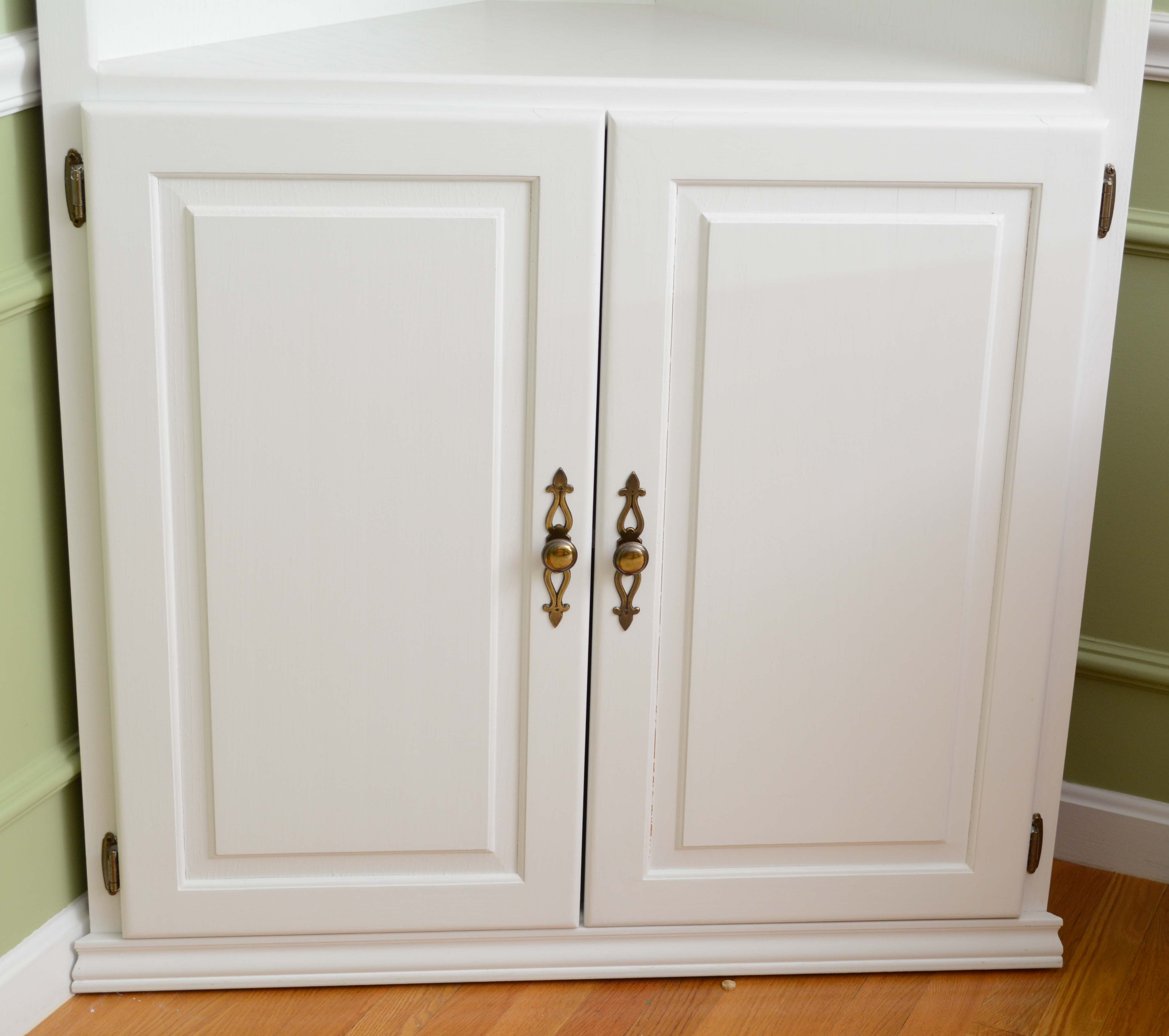 White Painted Wood Corner Cabinet