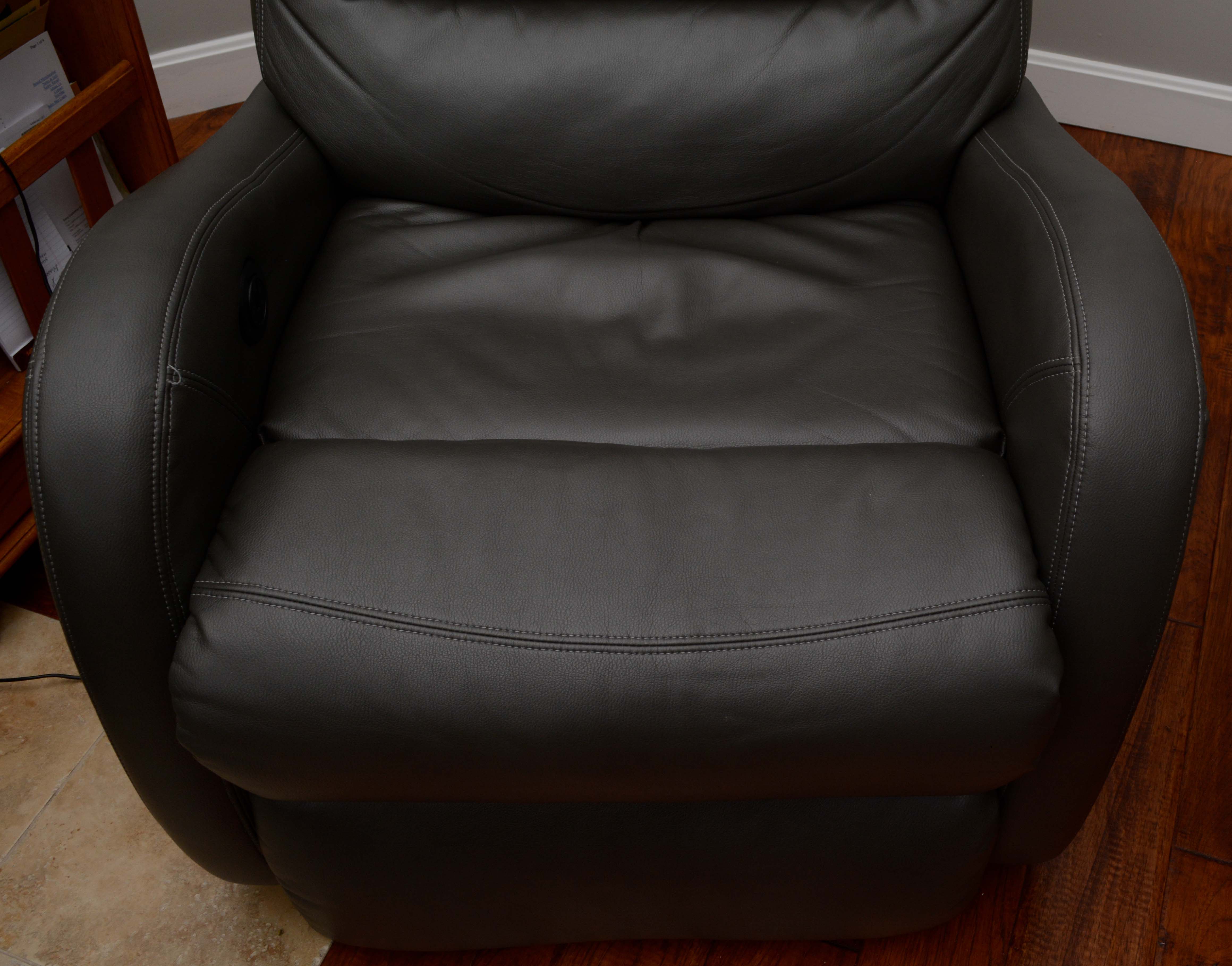 Electric Reclining Lounge Chair by Southern Motion