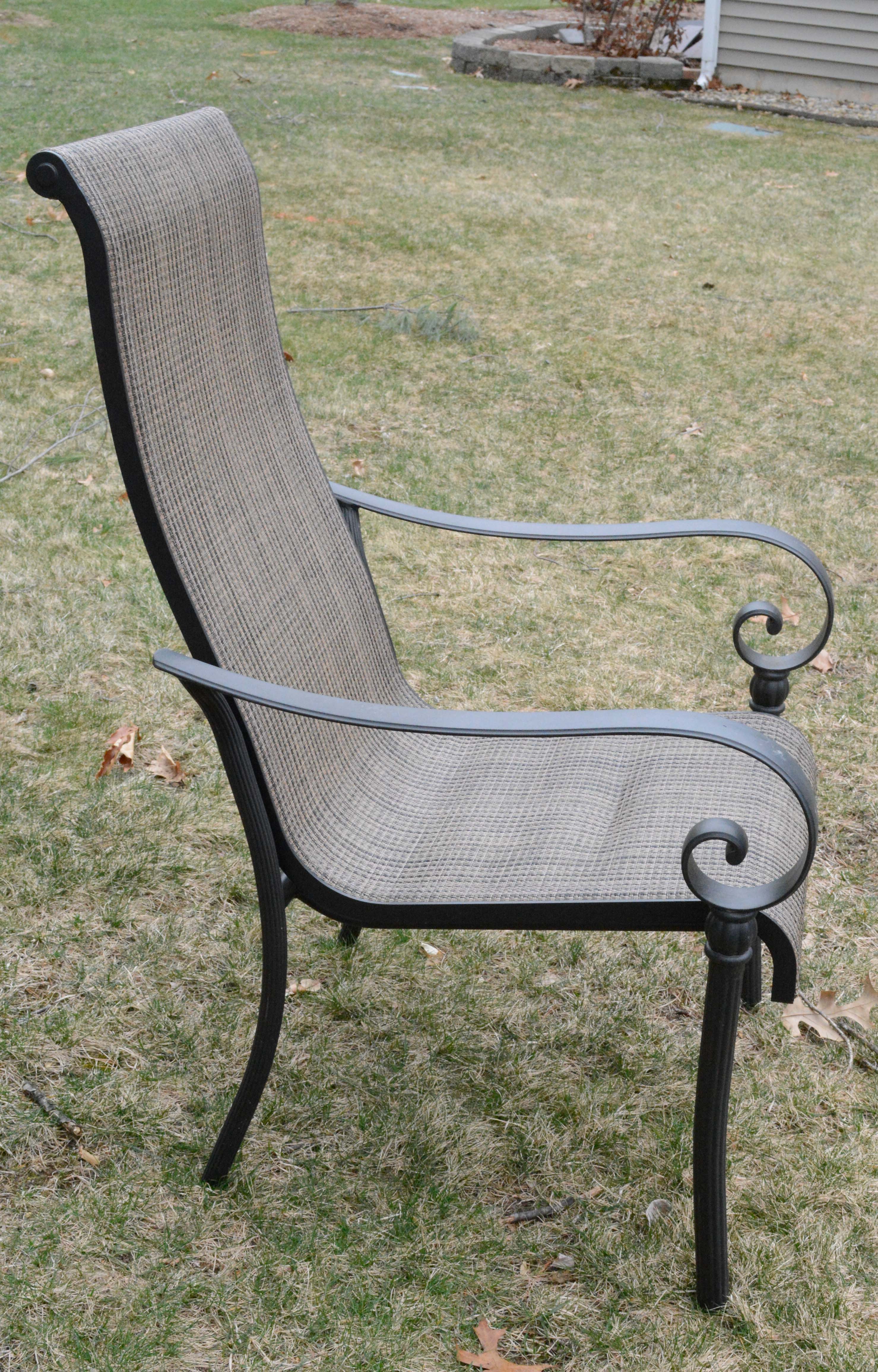 Metal Patio Armchairs with Side Table