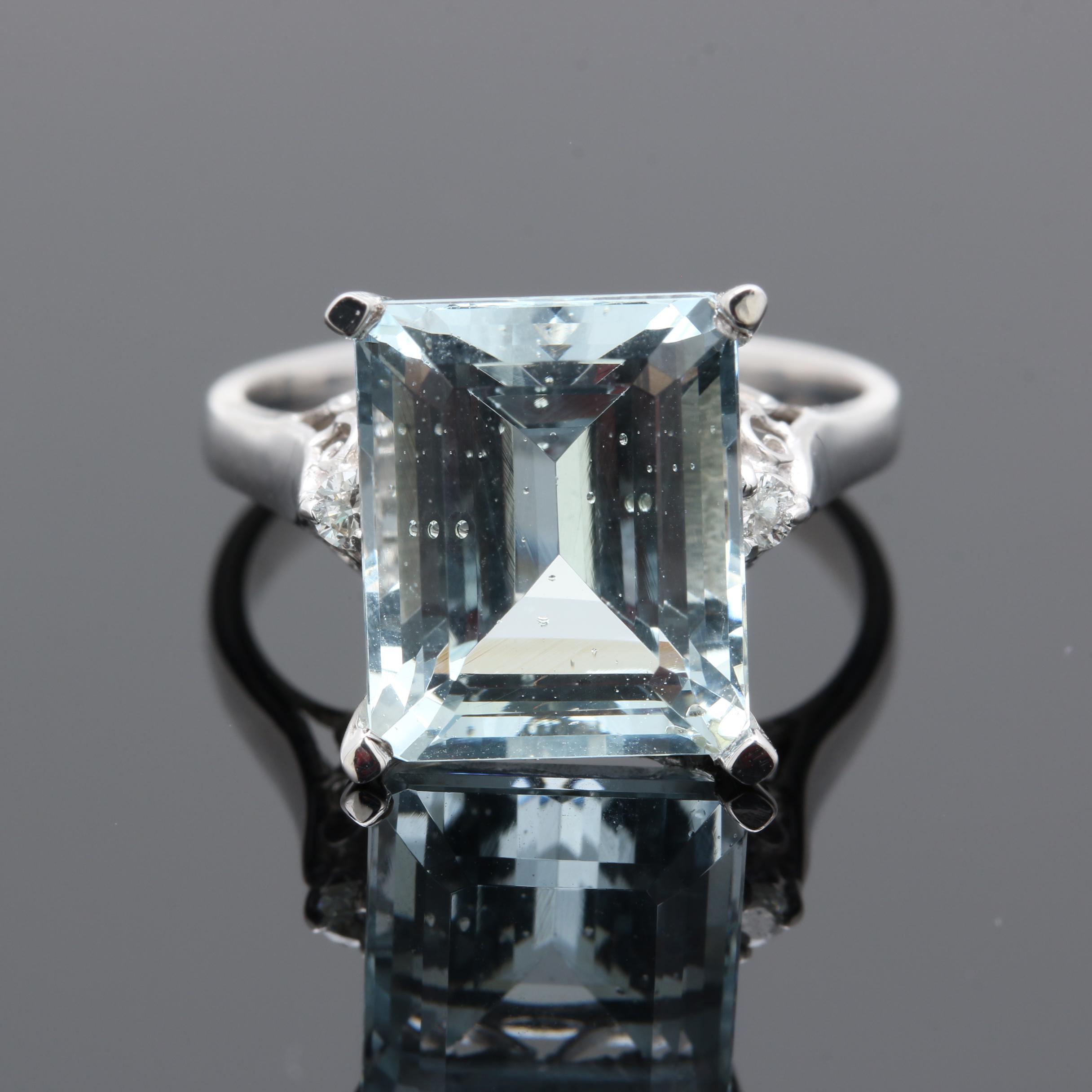 14K White Gold 6.03 CT Aquamarine and Diamond Ring