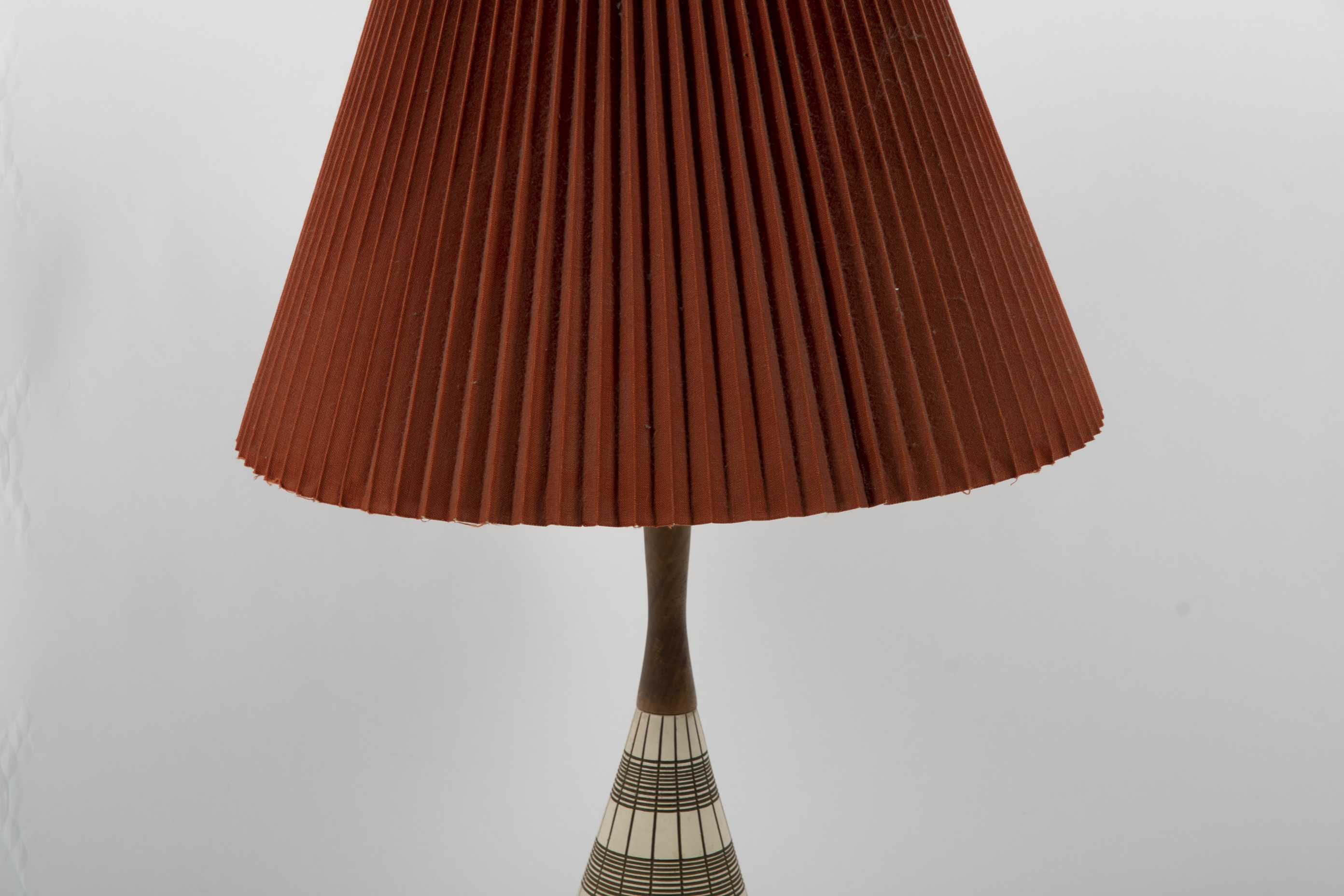 Vintage 1960 Quartite Creative Corp Textured Table Lamp