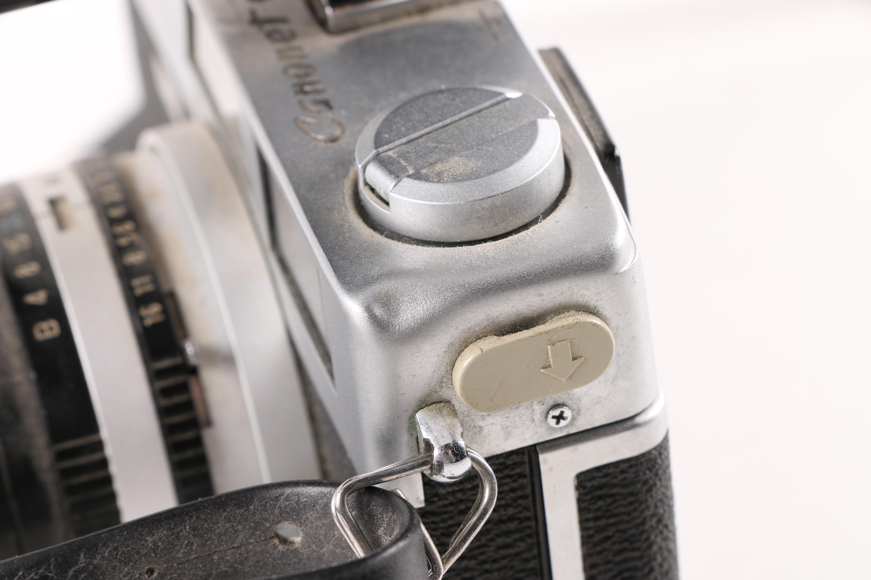 Vintage Canon QL19 35mm Rangefinder Camera with Metz 181 Flash