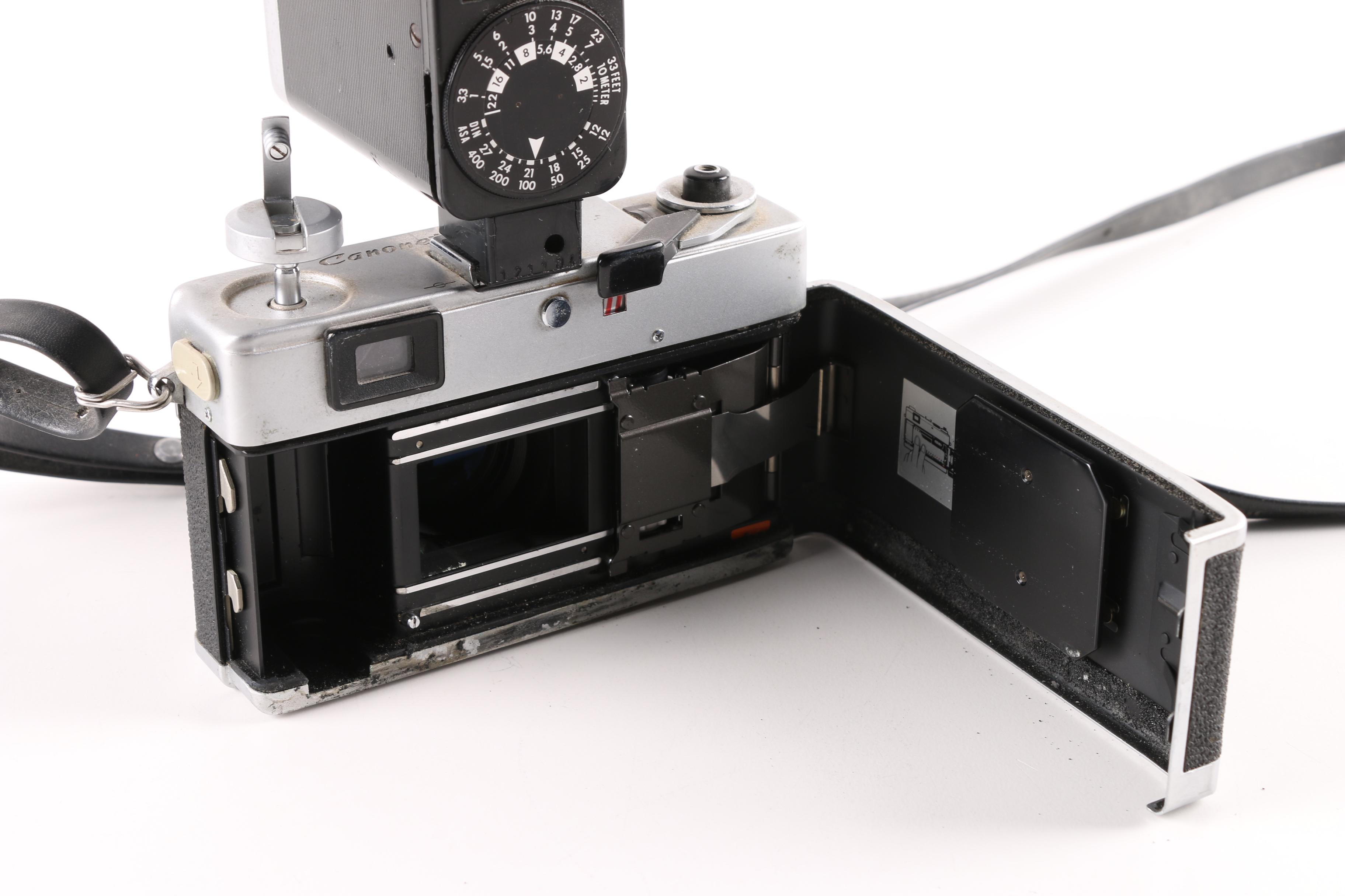 Vintage Canon QL19 35mm Rangefinder Camera with Metz 181 Flash