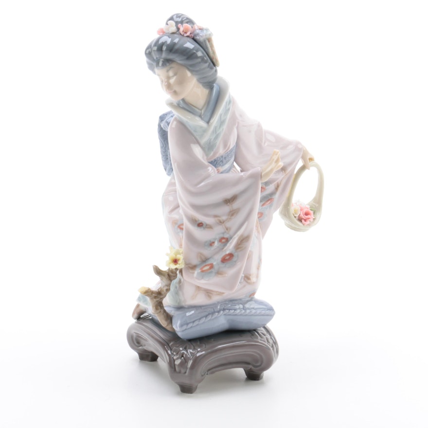 Lladro "Geisha Michiko" Ceremonial Dance Figurine