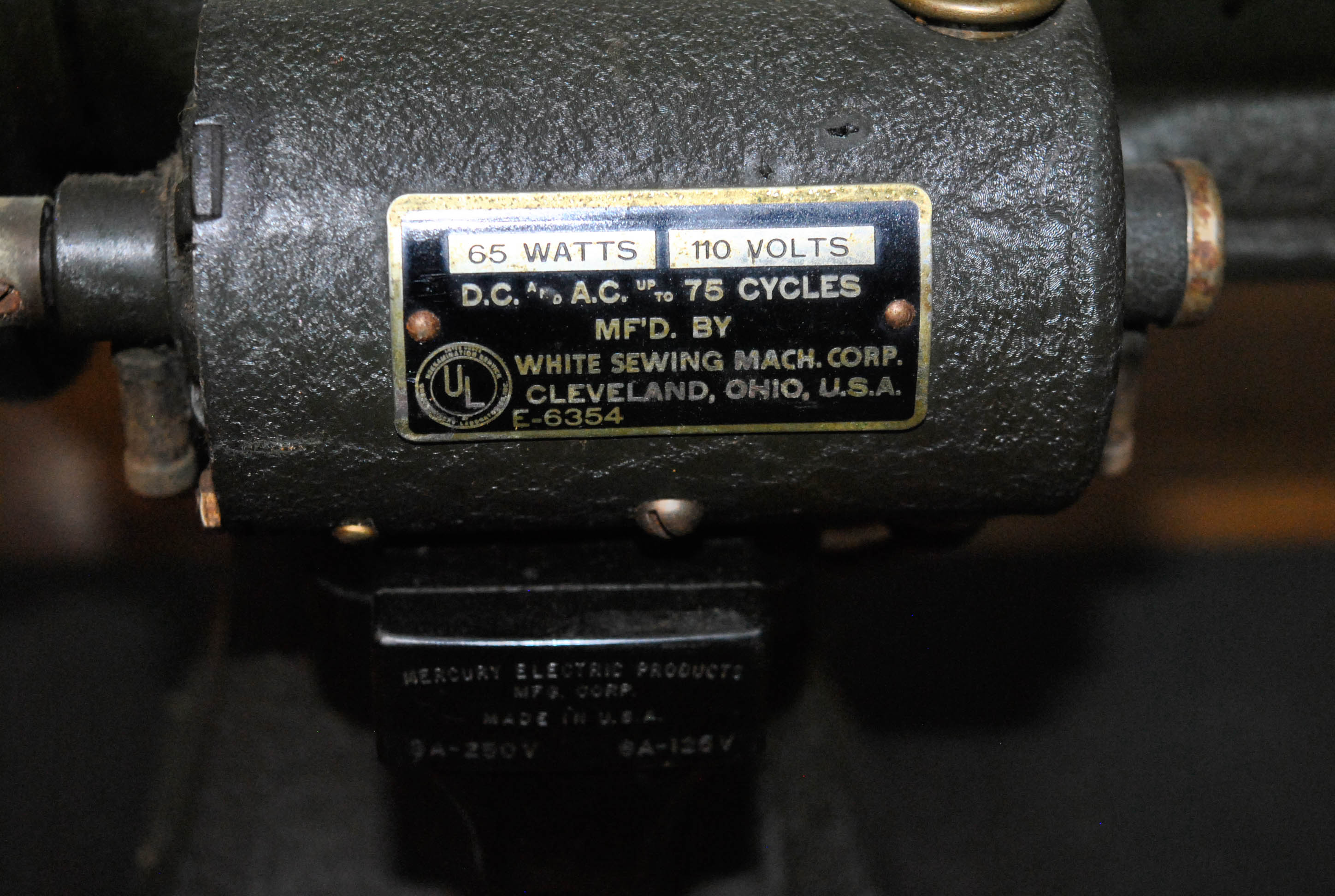 Vintage White Rotary Sewing Machine and Table