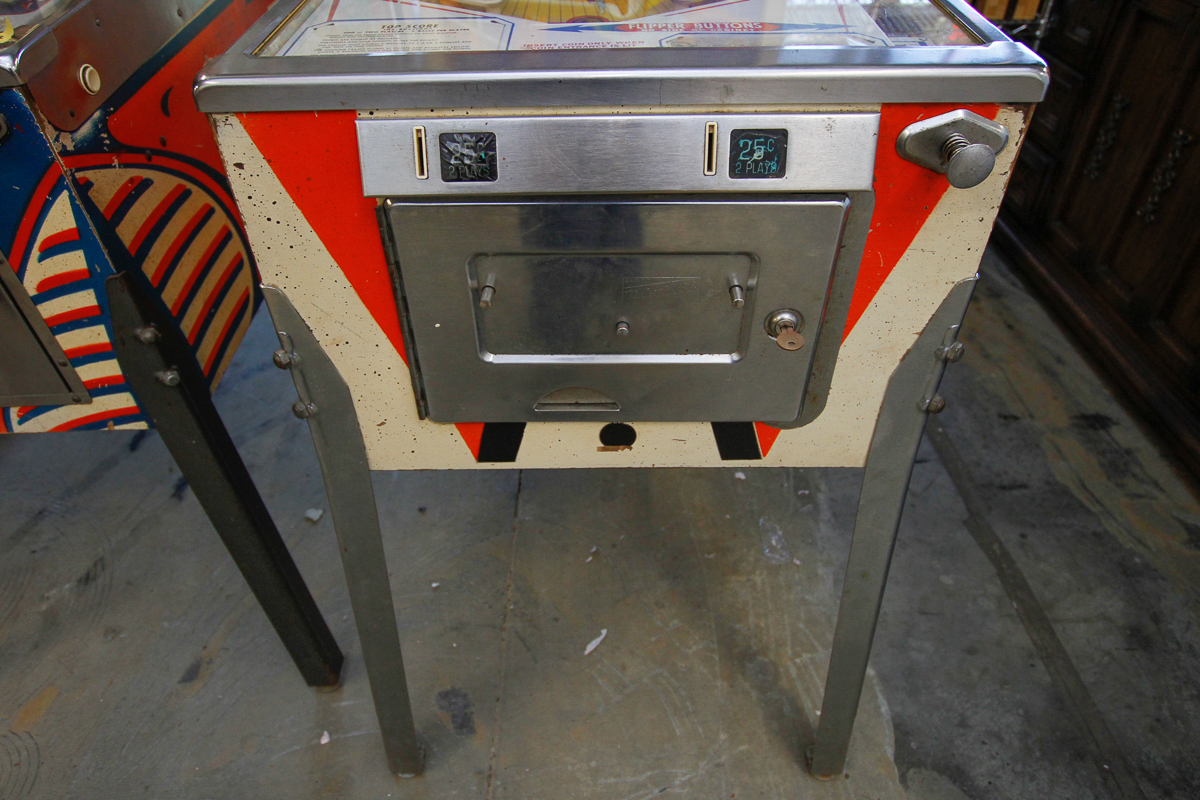 1975 Gottlieb Top Score Pinball Machine