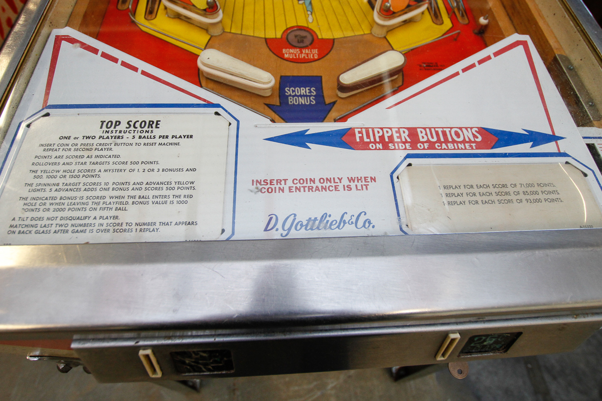 1975 Gottlieb Top Score Pinball Machine