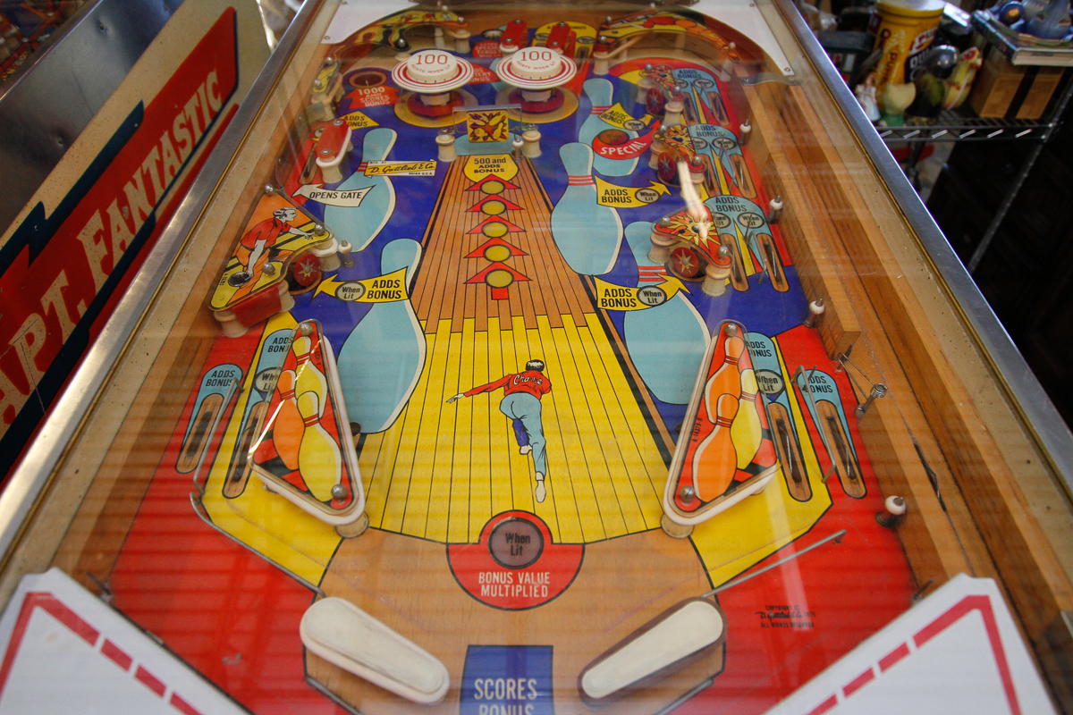 1975 Gottlieb Top Score Pinball Machine