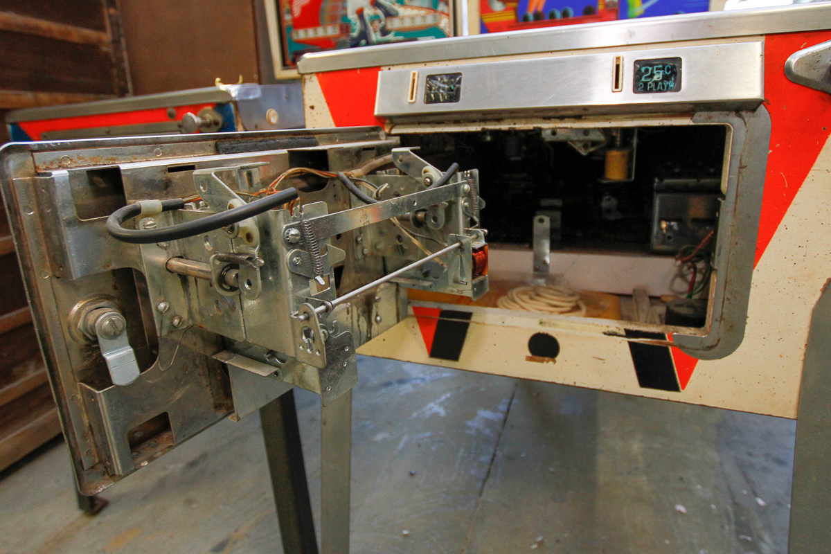 1975 Gottlieb Top Score Pinball Machine