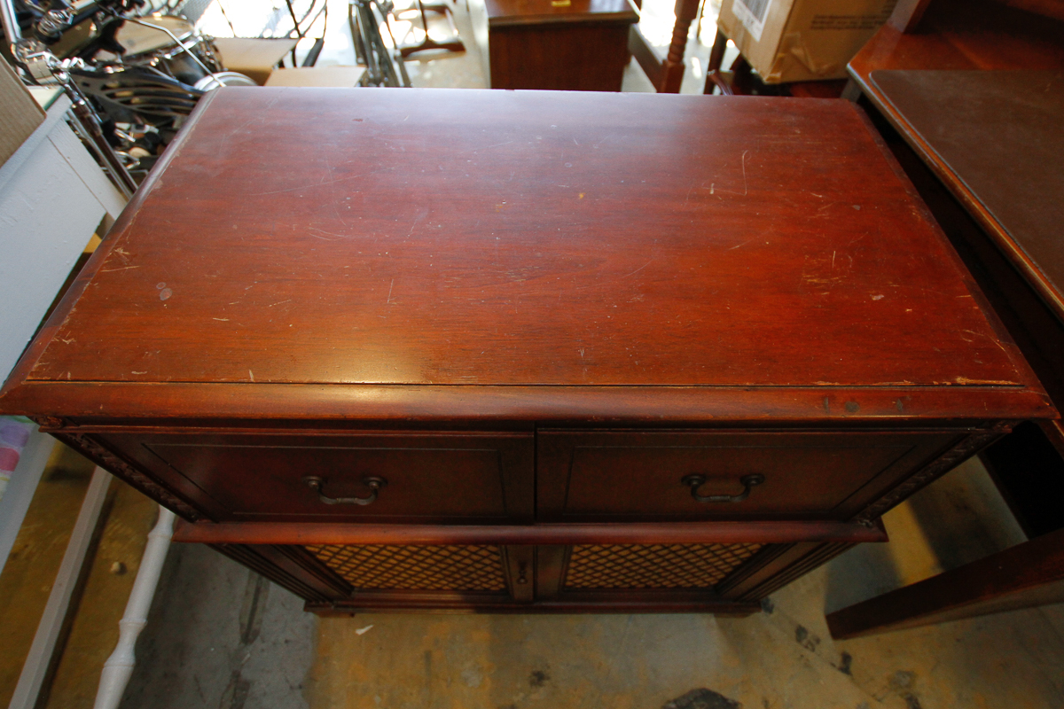Vintage Mahogany Record Player and Radio Console by Stromberg-Carlson