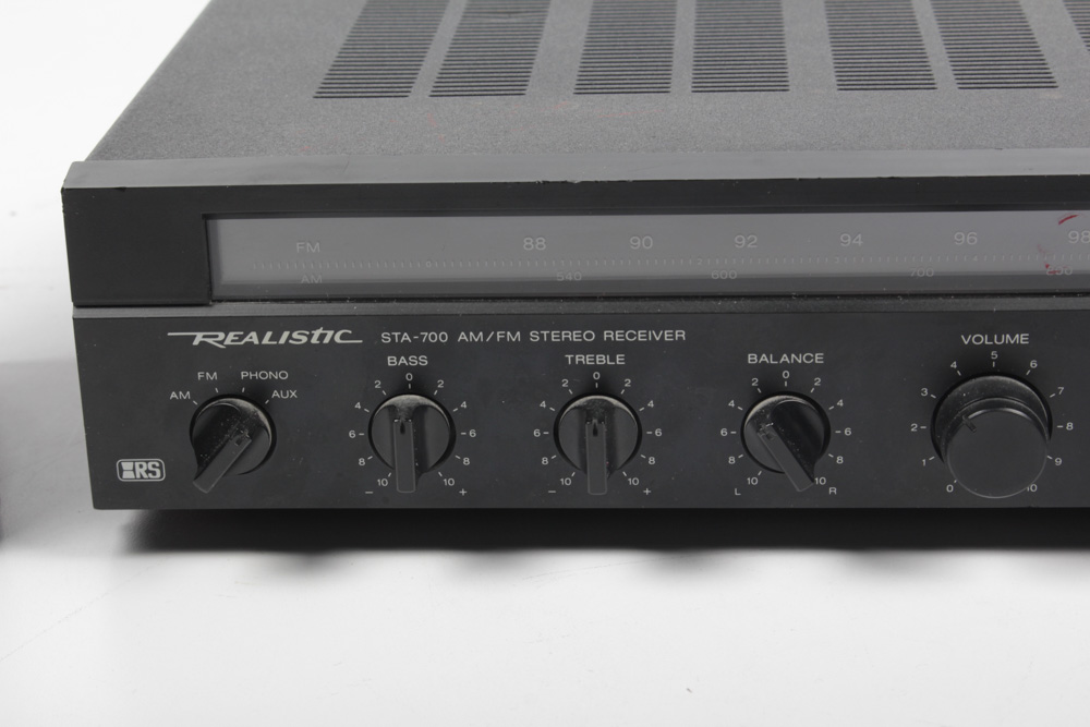 Realistic STA-700 Stereo Receiver and Minimus 7W Speakers