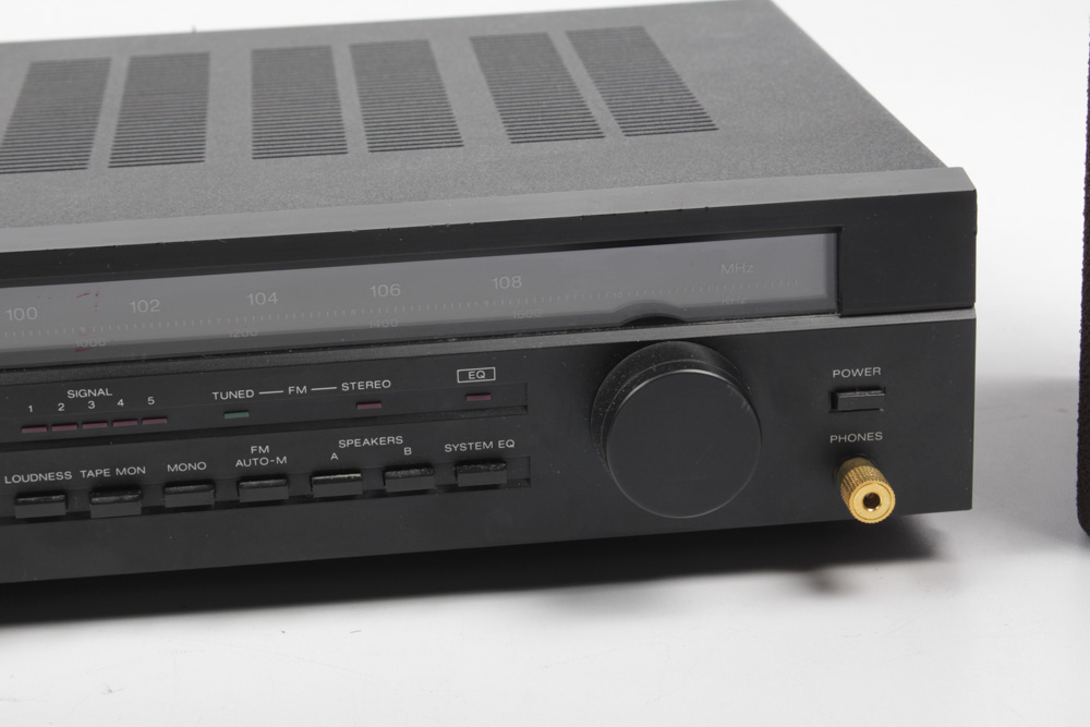 Realistic STA-700 Stereo Receiver and Minimus 7W Speakers