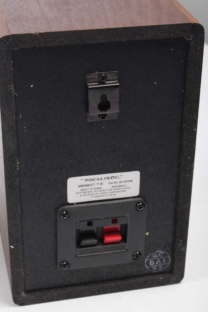 Realistic STA-700 Stereo Receiver and Minimus 7W Speakers