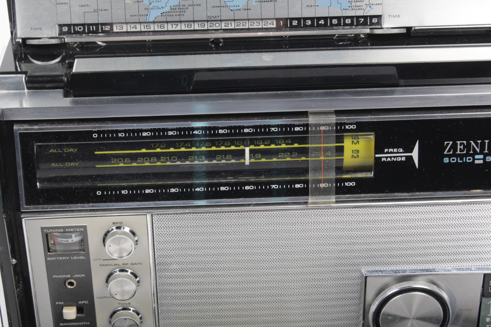 Vintage Zenith Trans Oceanic Royal 7000 Shortwave radio