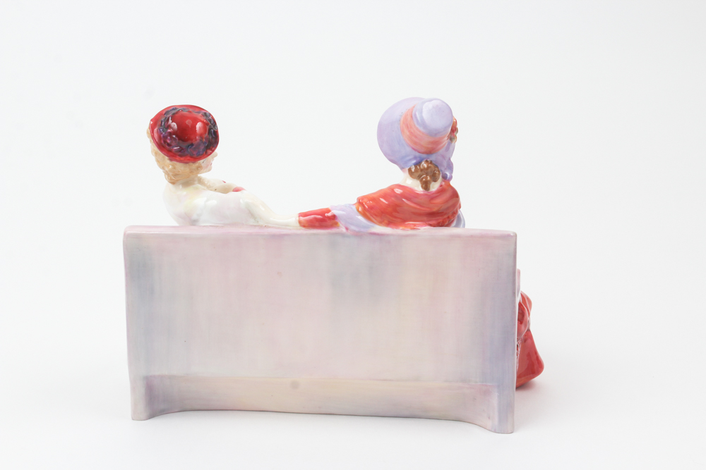 Royal Doulton Porcelain Figurine "The Gossips"