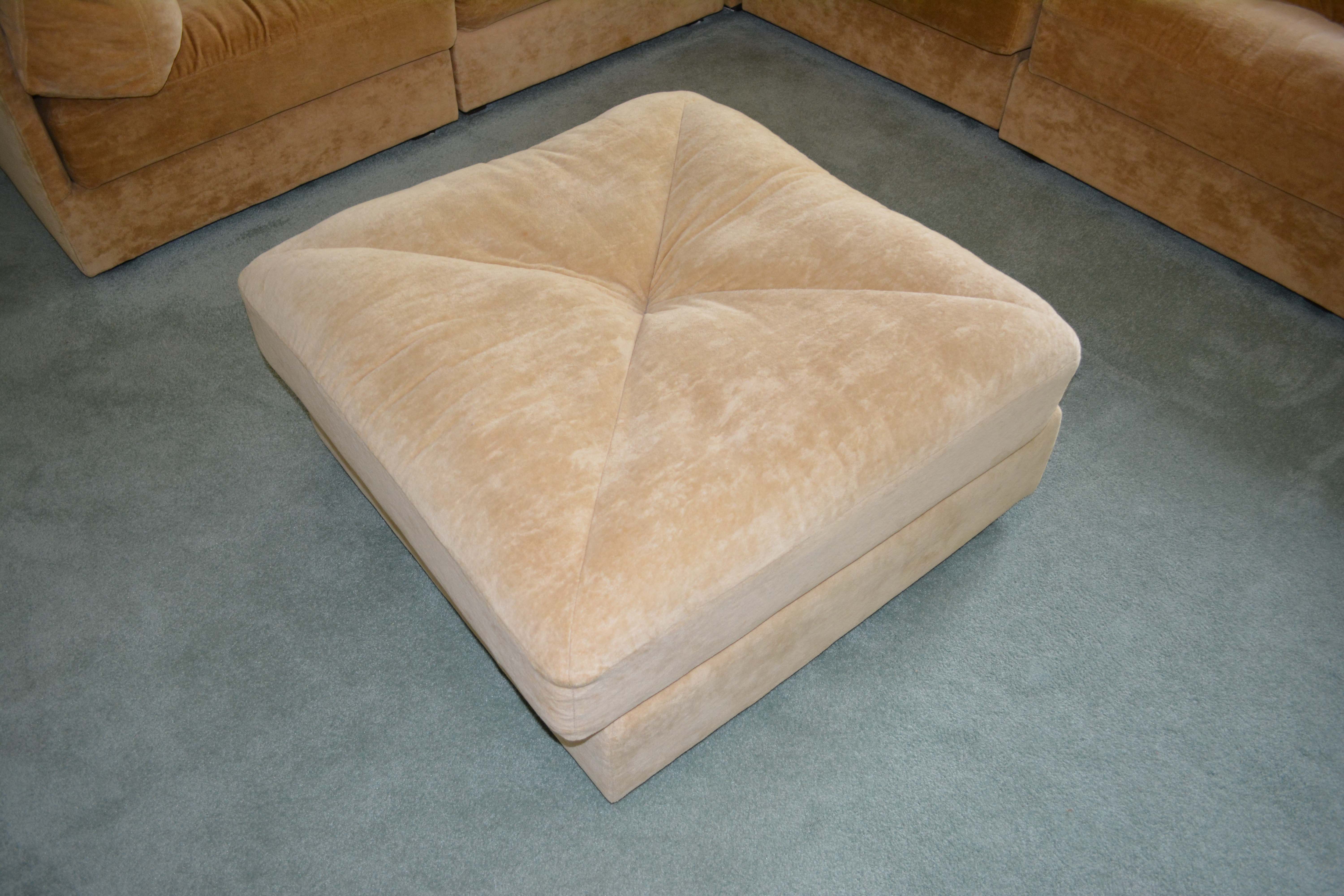 Selig of Monroe Modular Sectional with Two Ottomans