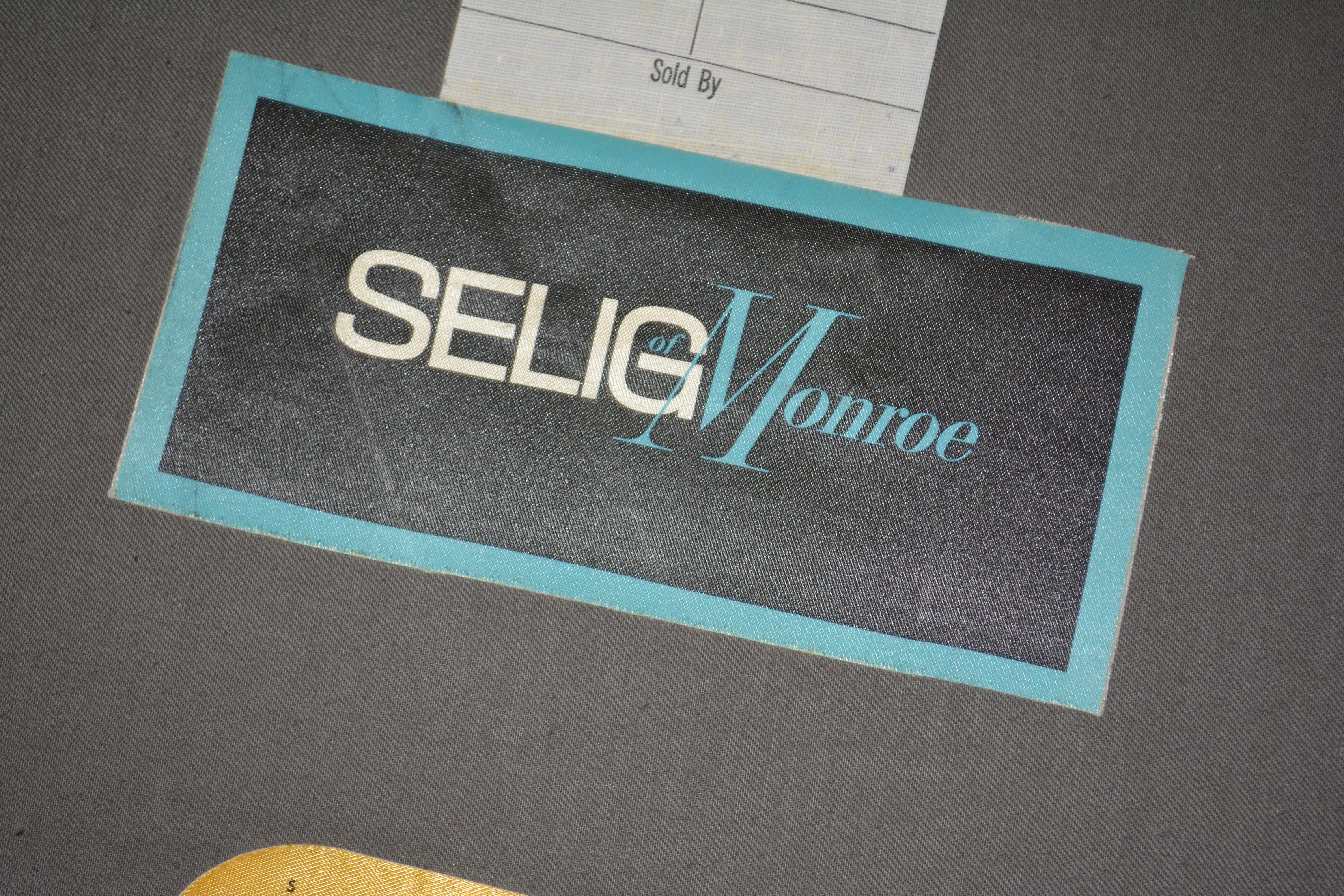 Selig of Monroe Modular Sectional with Two Ottomans