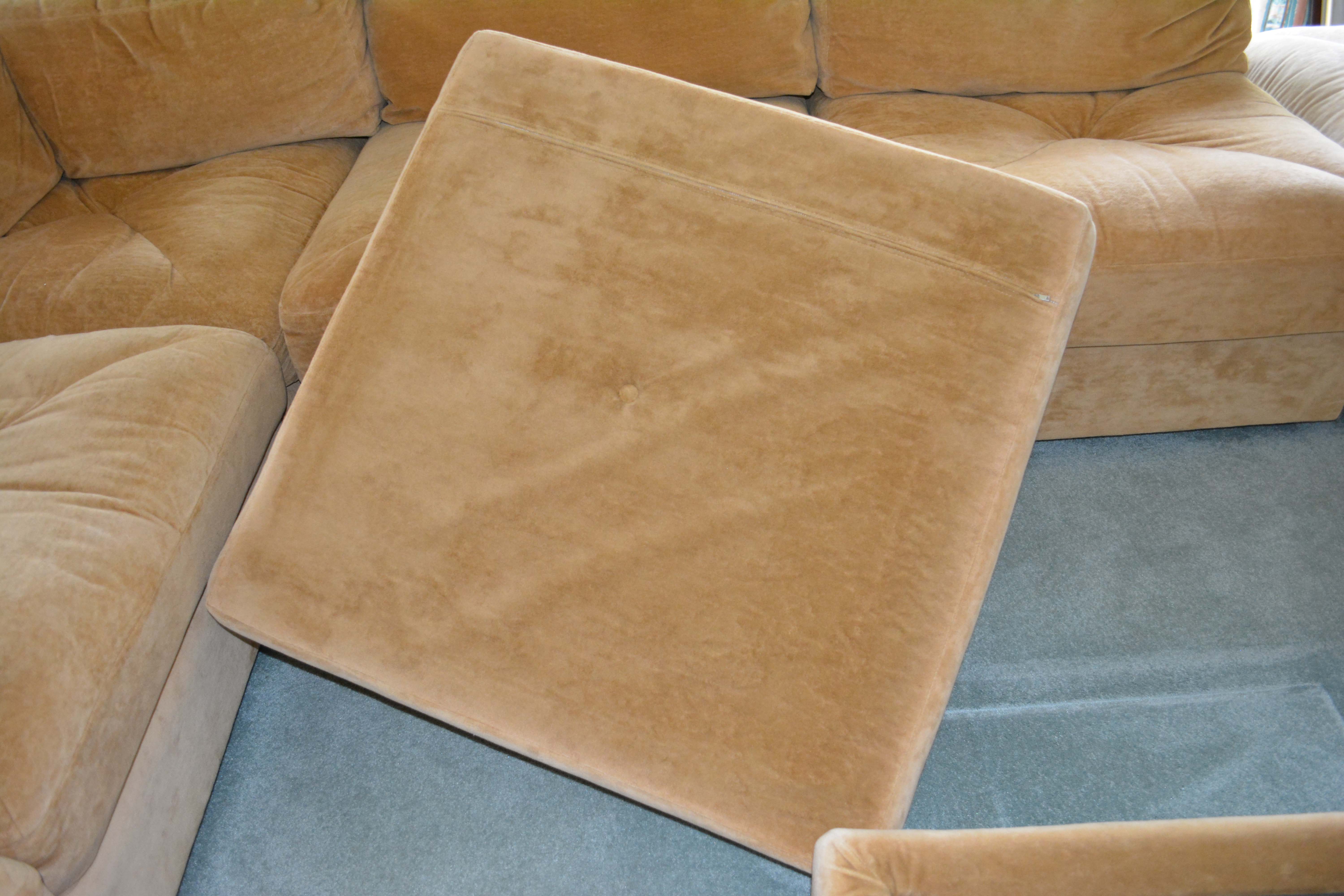 Selig of Monroe Modular Sectional with Two Ottomans