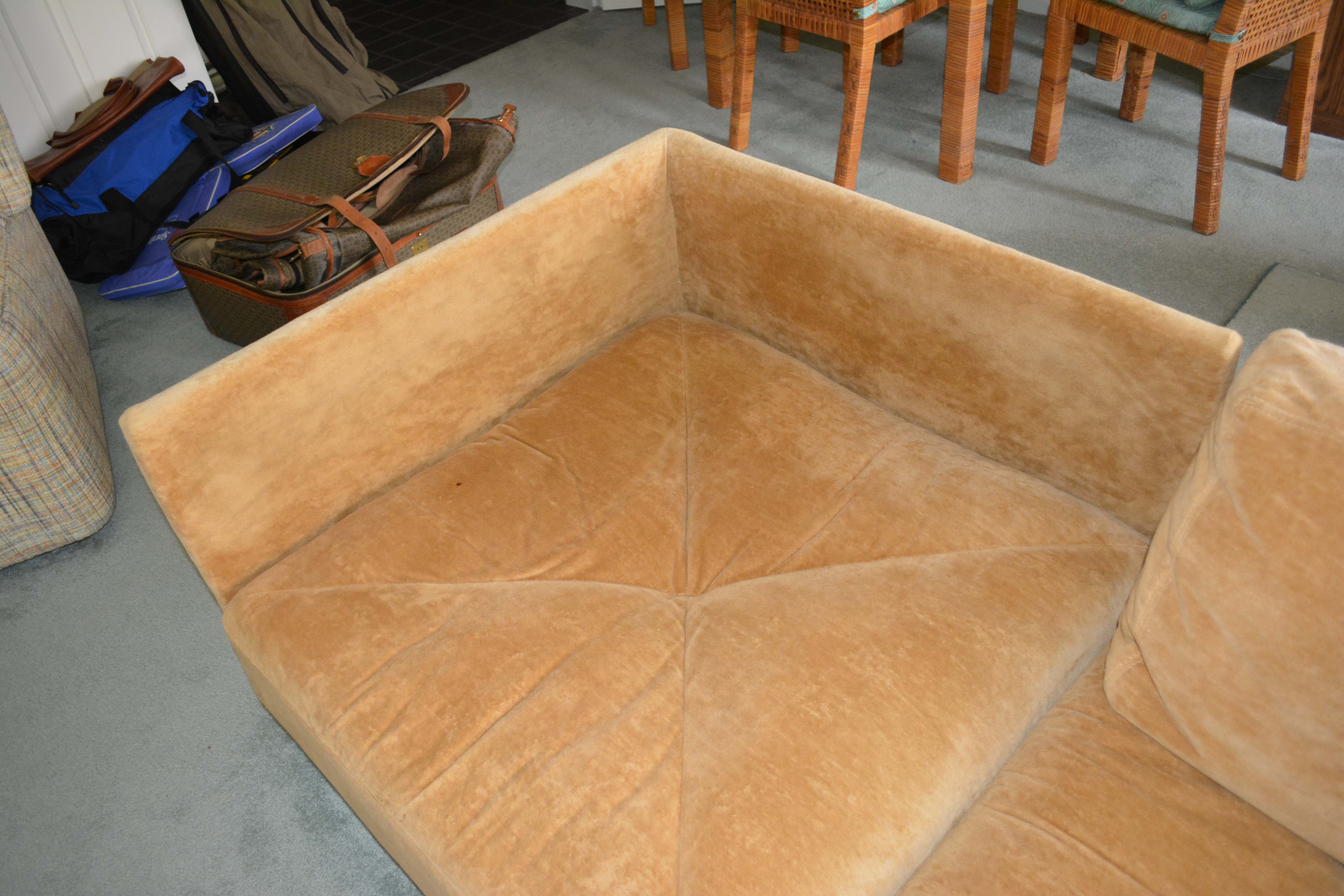 Selig of Monroe Modular Sectional with Two Ottomans