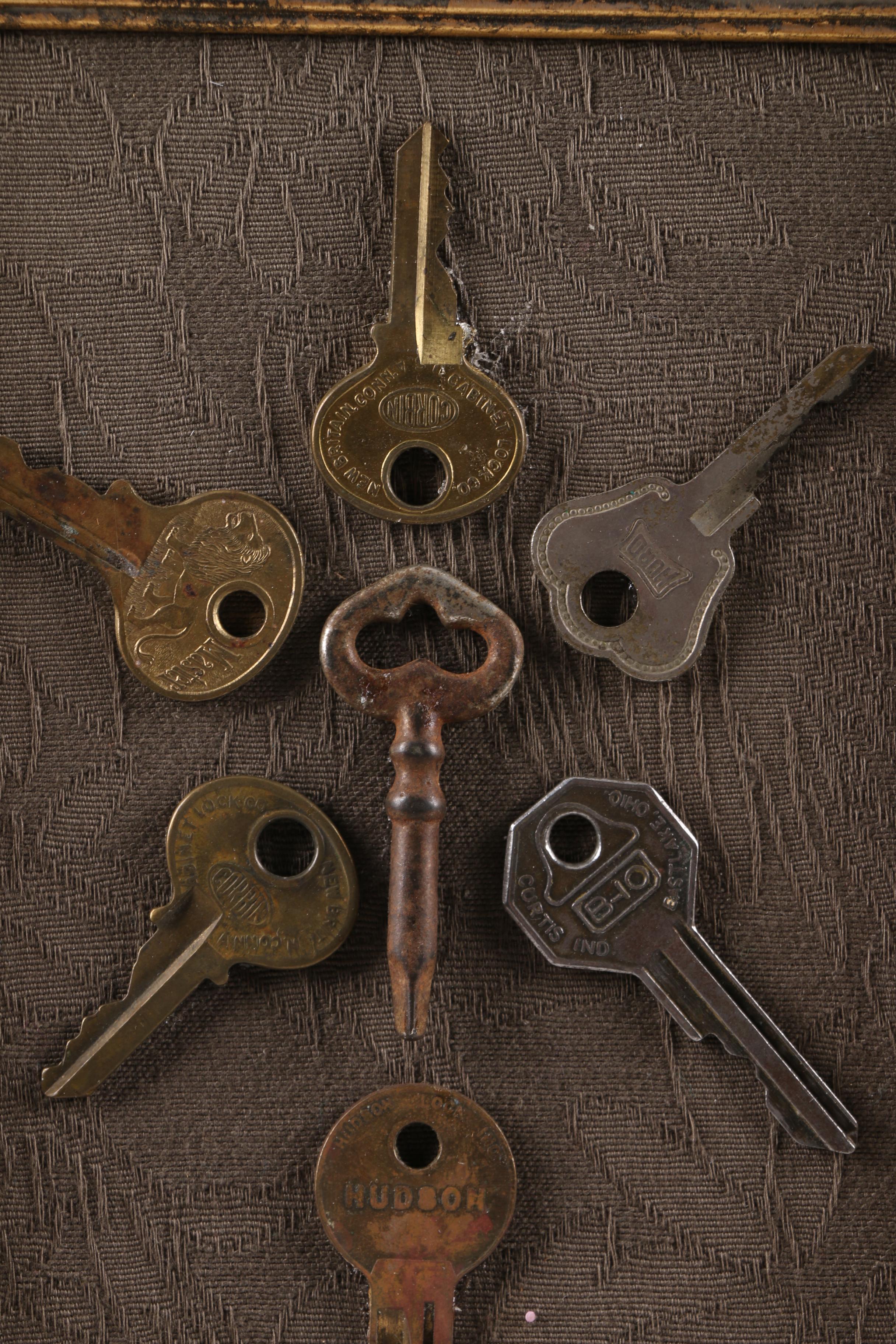 Vintage Keys in Gold Tone Wooden Frames