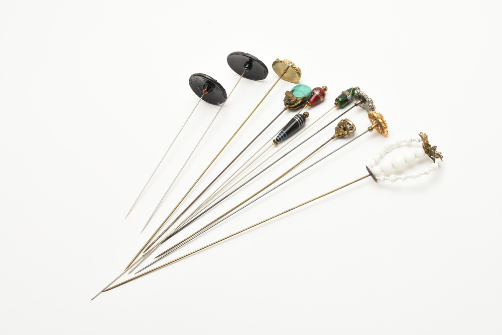 Vintage Northwood Carnival Glass "Grape and Cable" Hatpin Holder and Pins