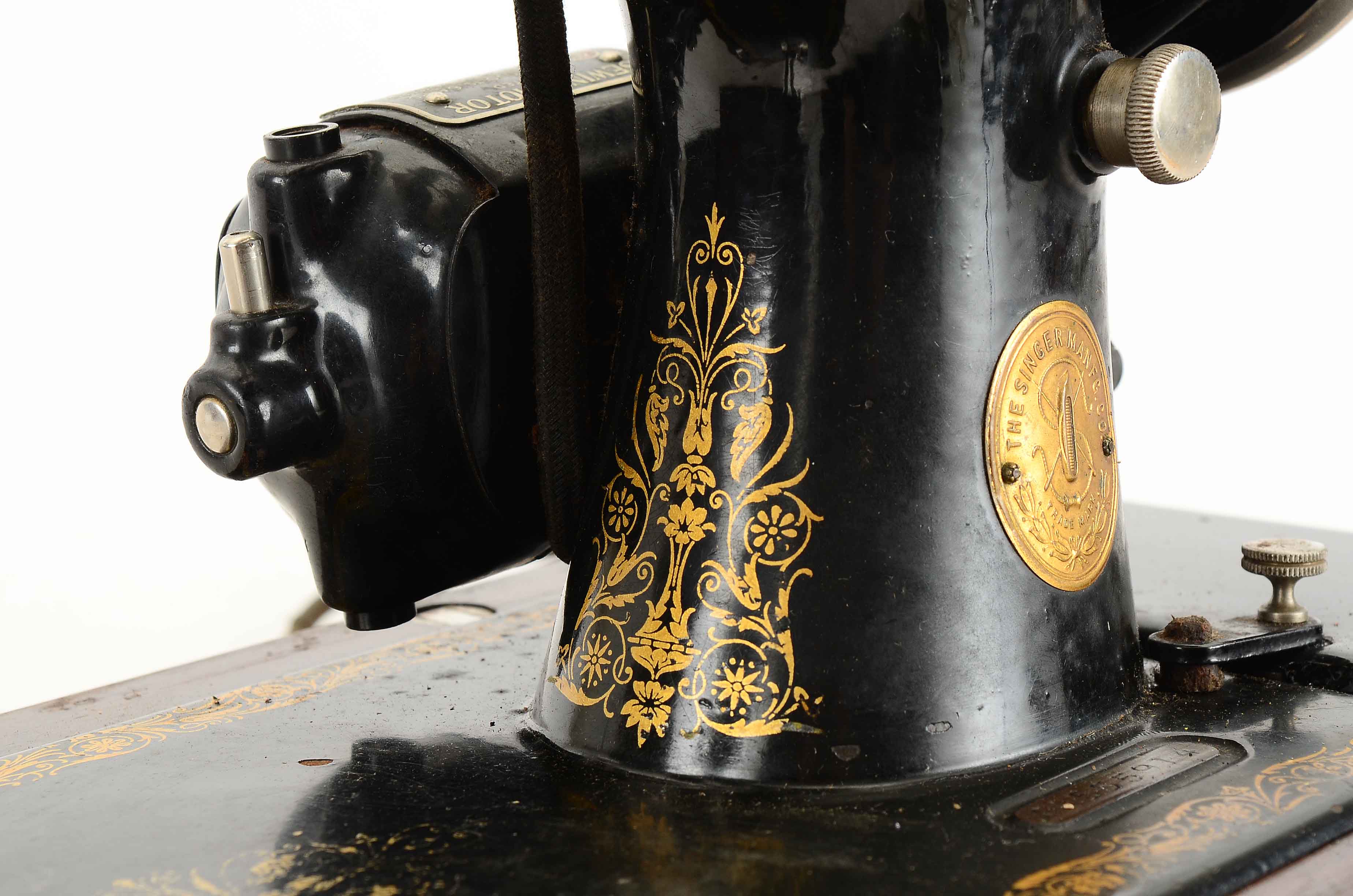 Vintage Singer No. 99 Portable Electric Sewing Machine